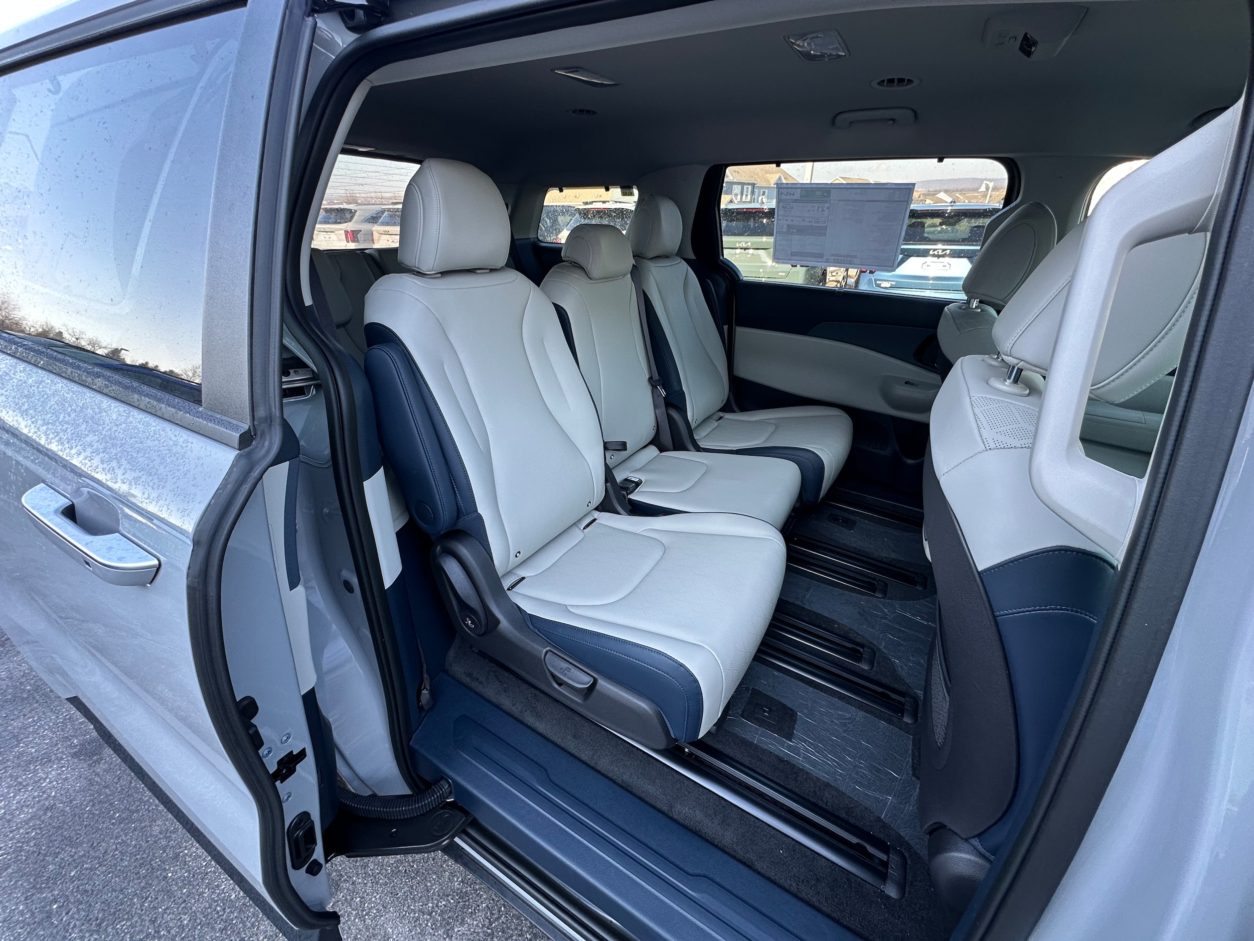 2026 Kia Carnival EX - Photo 15