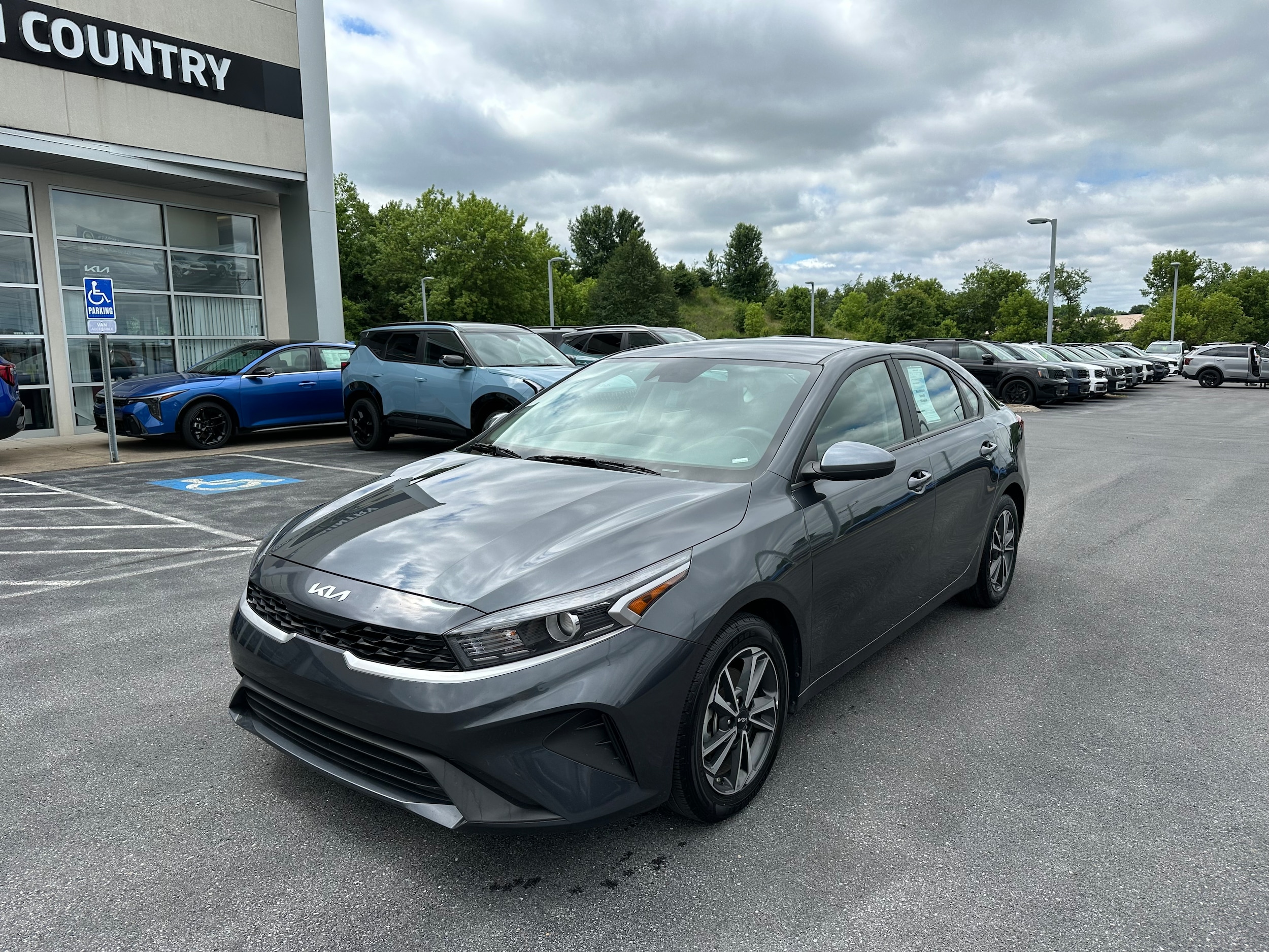 2024 Kia Forte LXS AT's photo