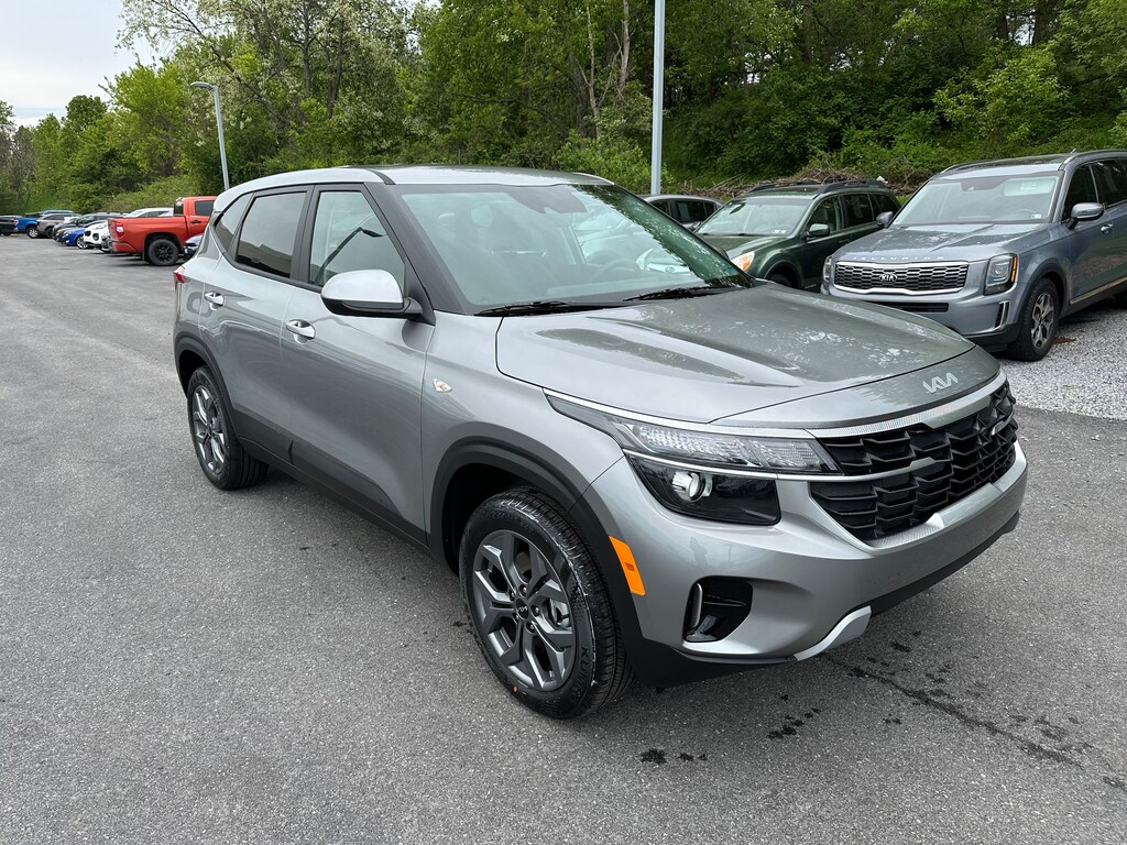 New 2026 Kia Seltos LX SUV