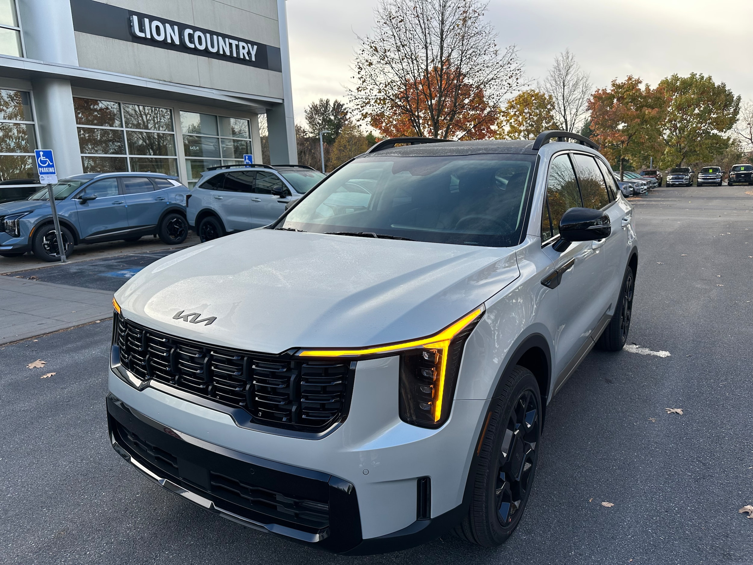 2026 Kia Sorento X-Line EX's photo