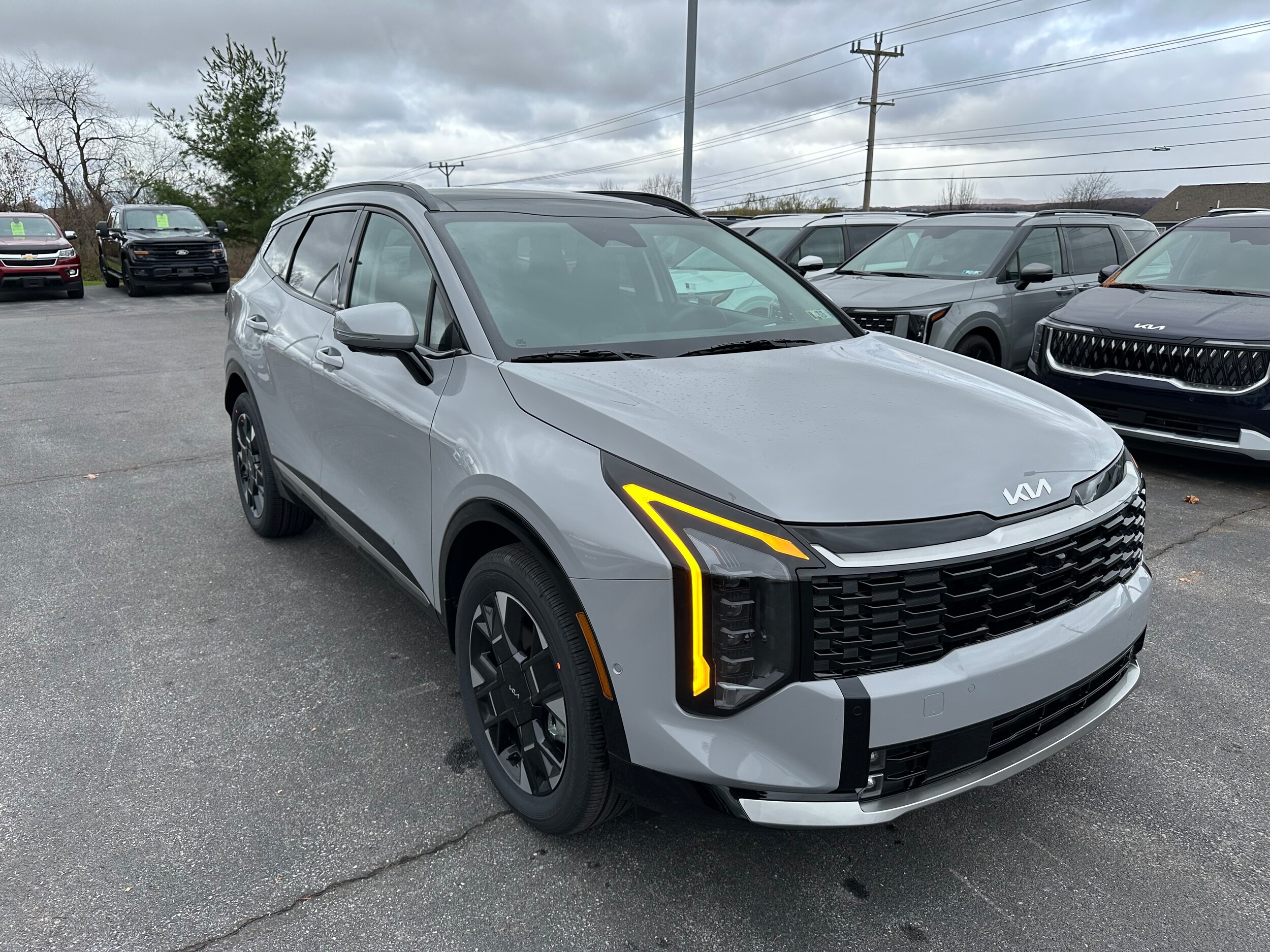 2026 Kia Sportage Hybrid photo 3