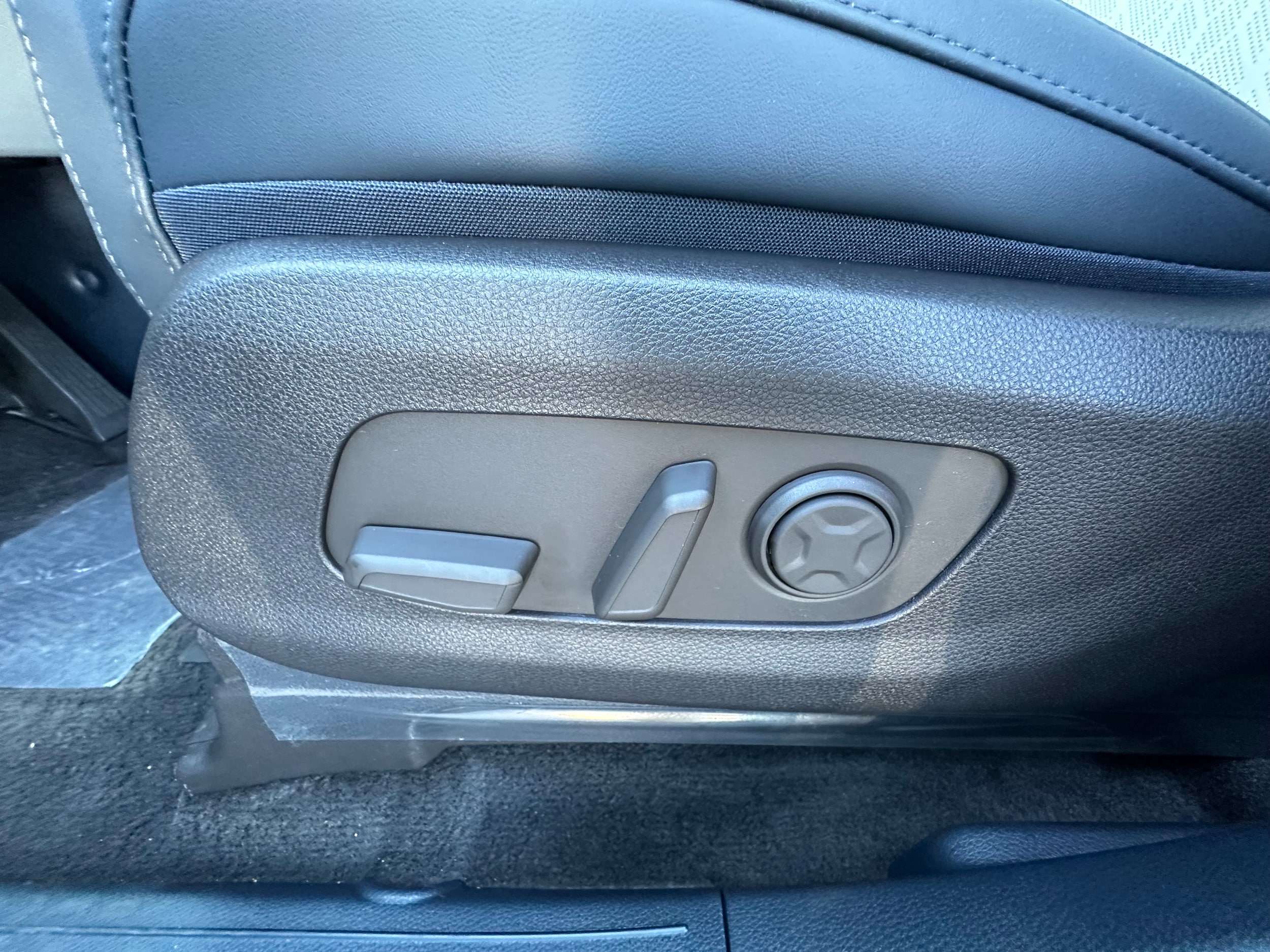 2026 Kia Carnival EX - Photo 39