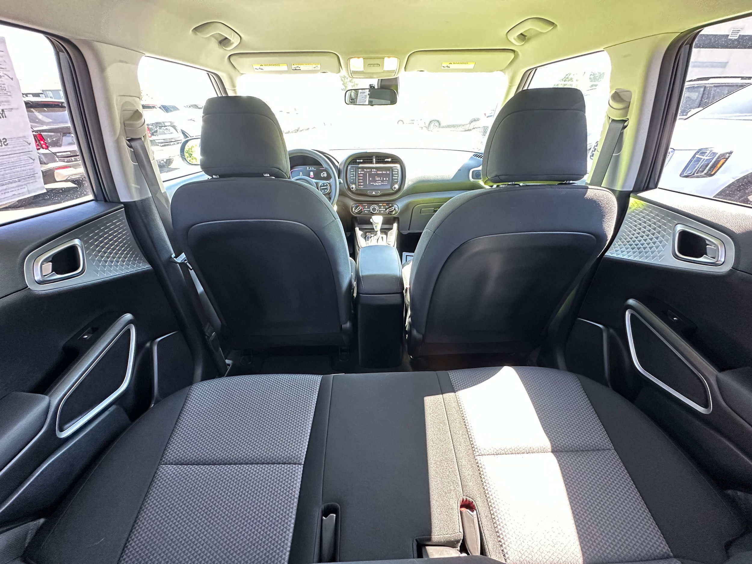 2023 Kia Soul LX - Photo 11