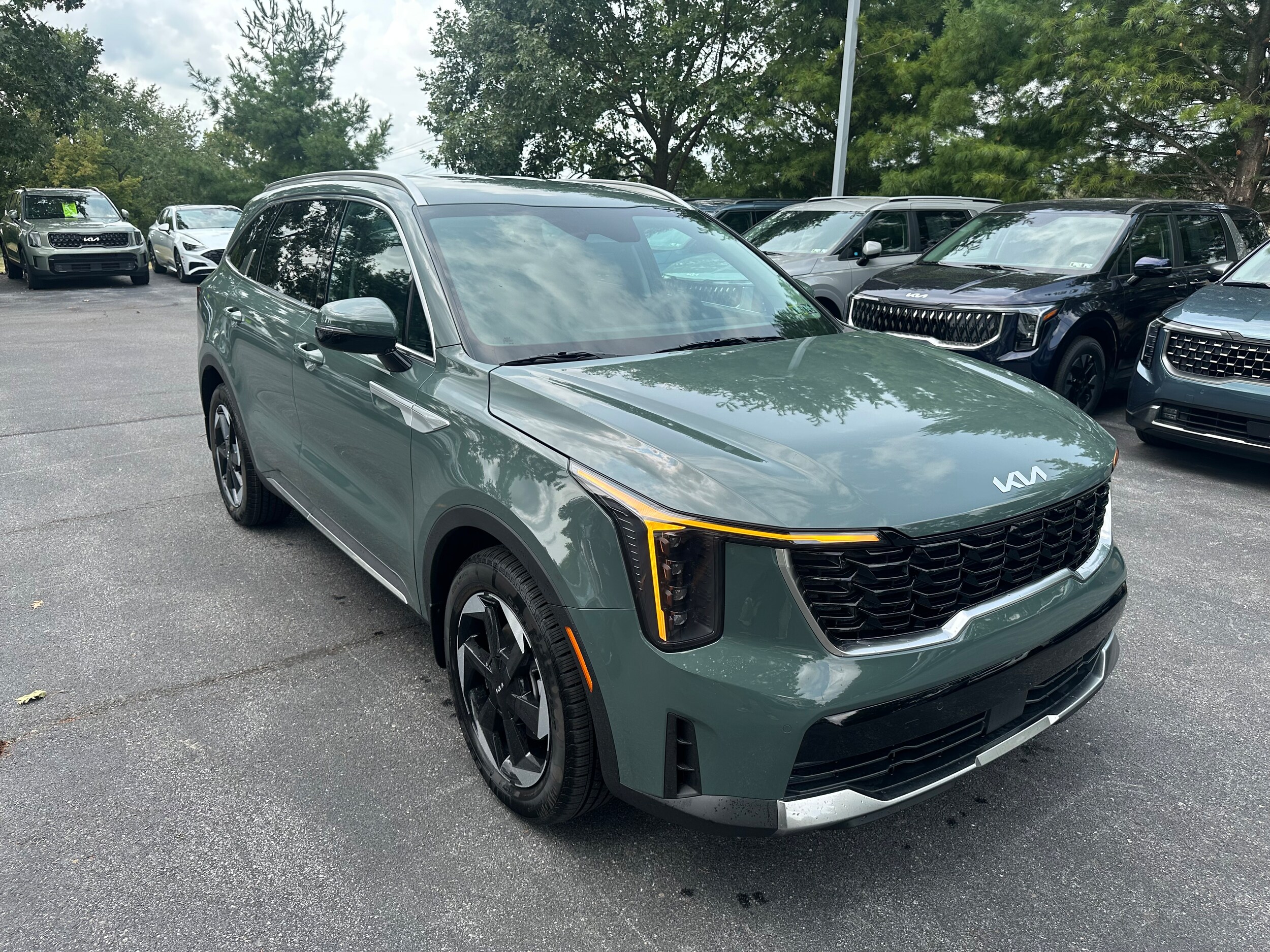 2025 Kia Sorento Hybrid EX photo 3
