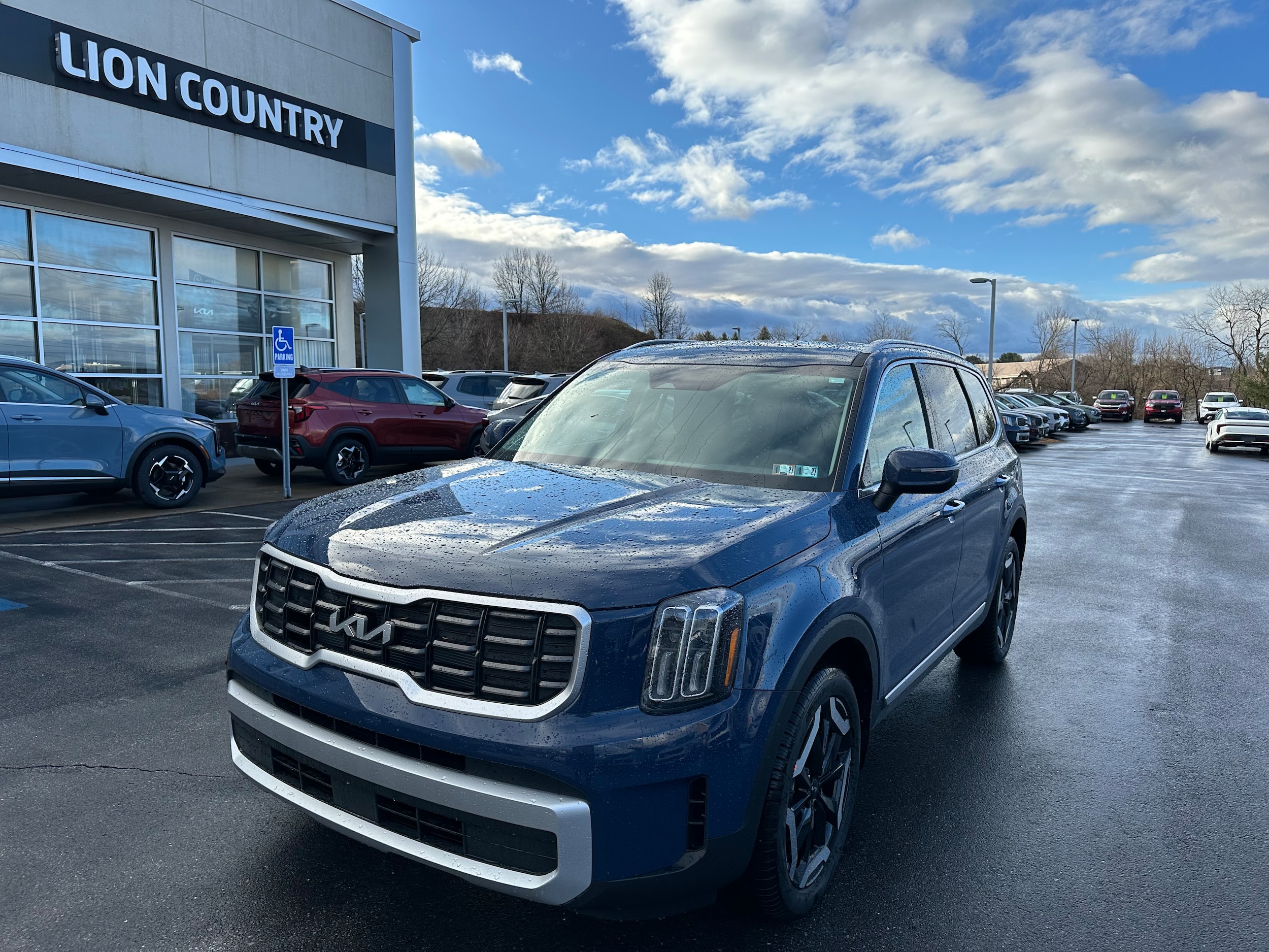 2025 Kia Telluride S's photo