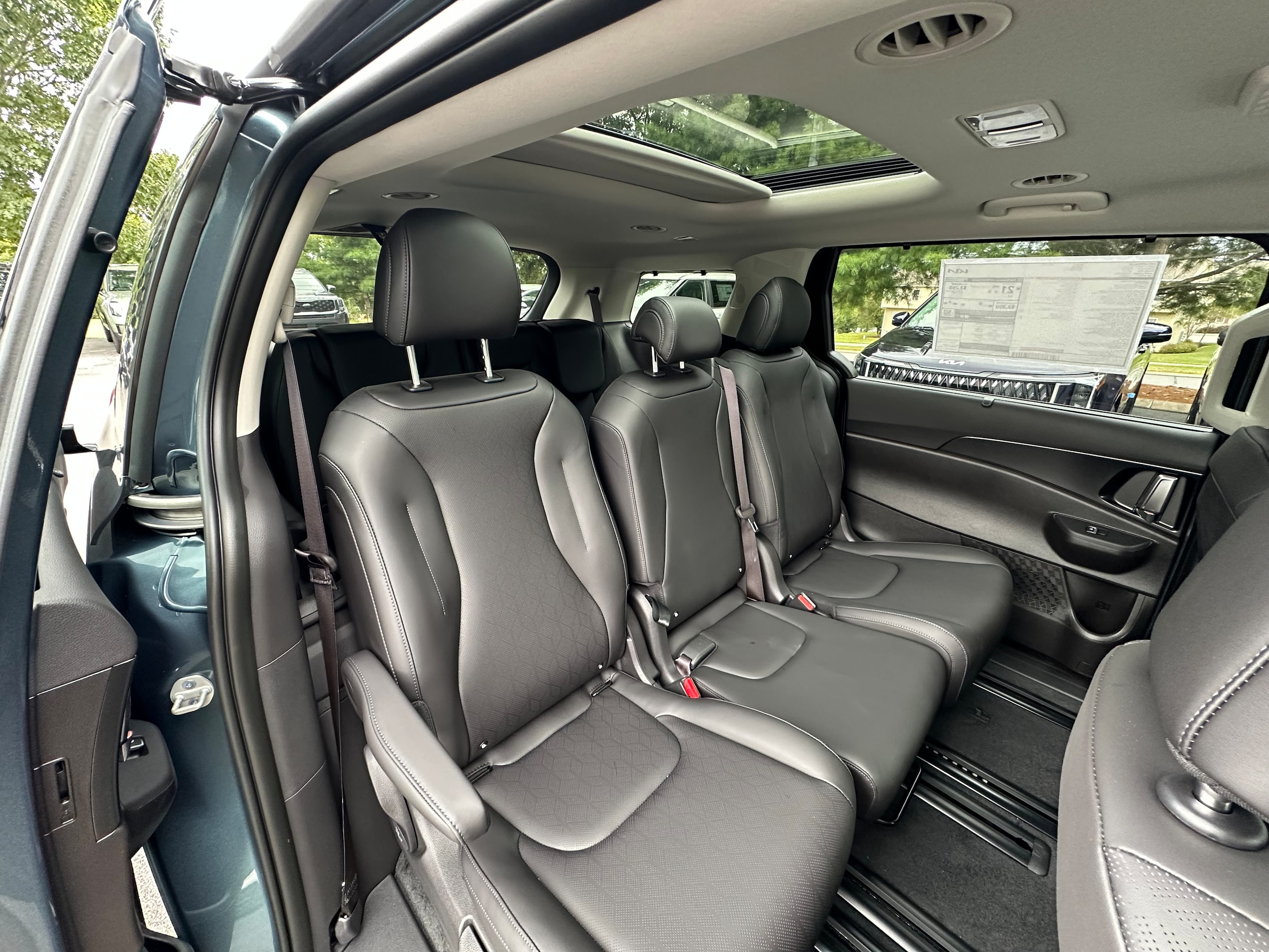 2026 Kia Carnival SX - Photo 16