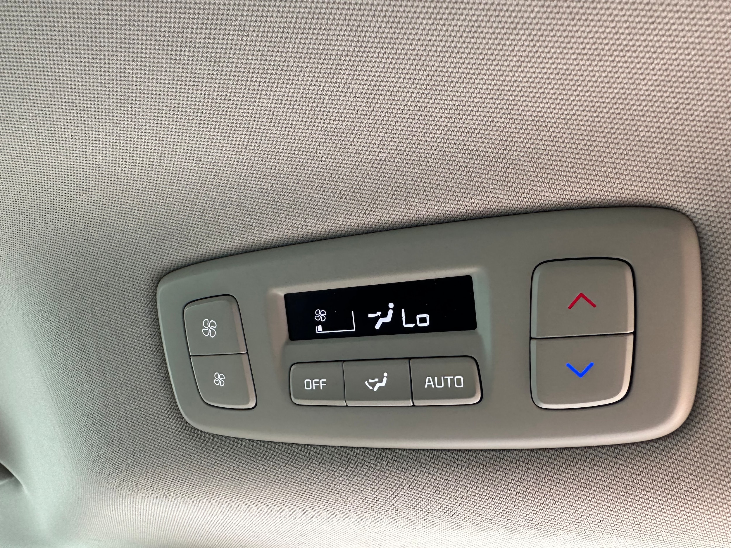 2026 Kia Carnival SX - Photo 24