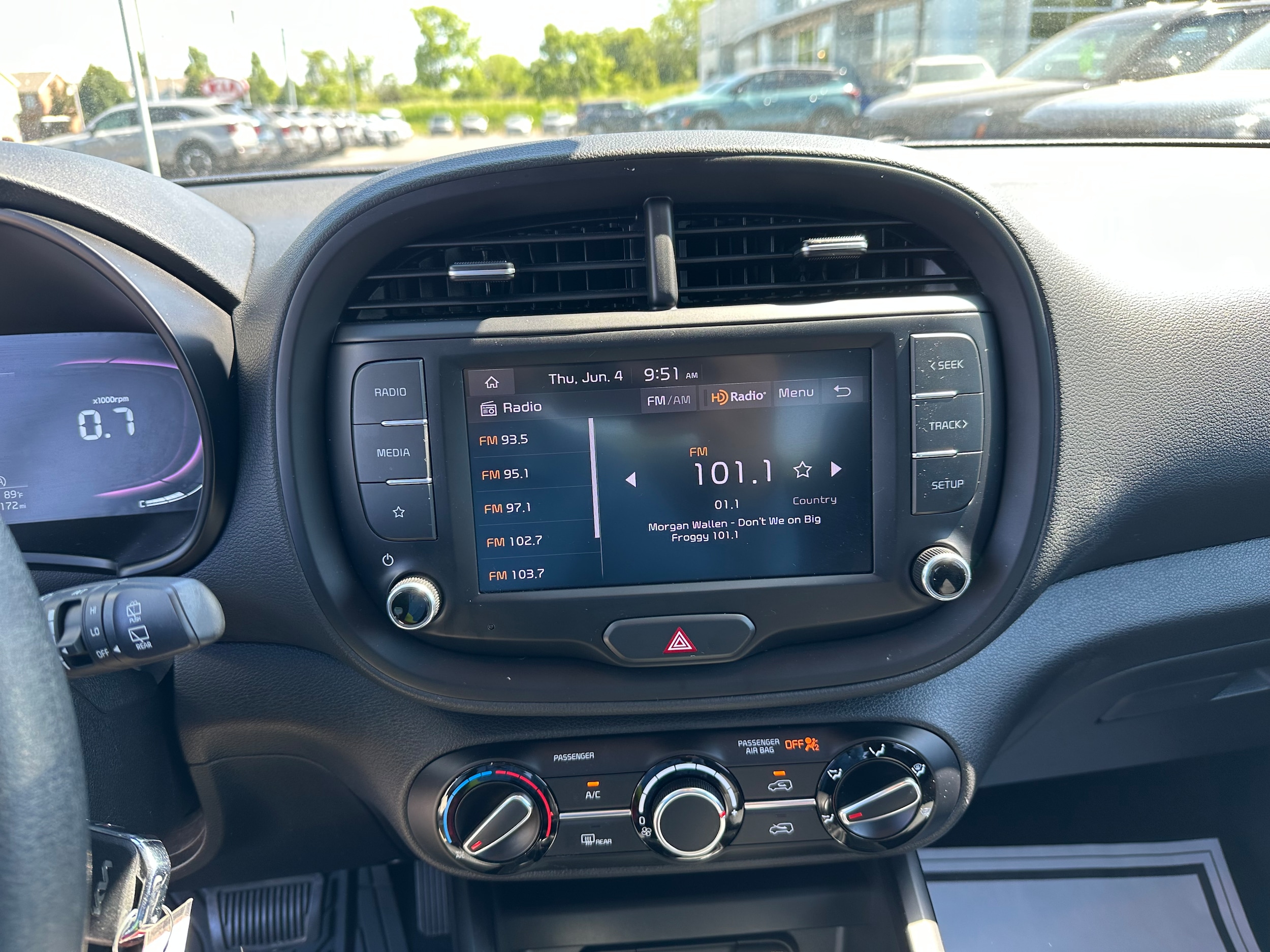 2023 Kia Soul LX - Photo 26