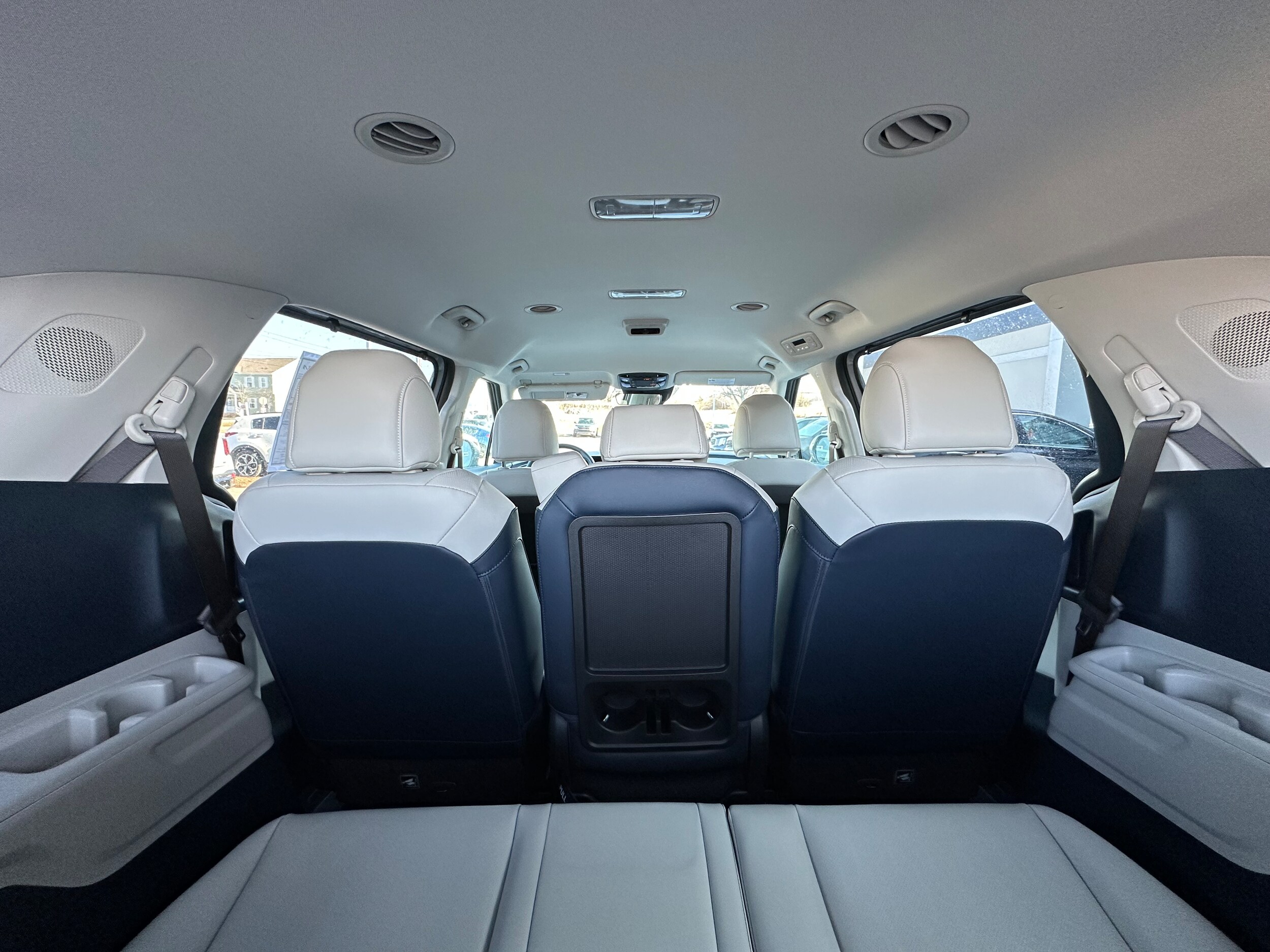 2026 Kia Carnival EX - Photo 12