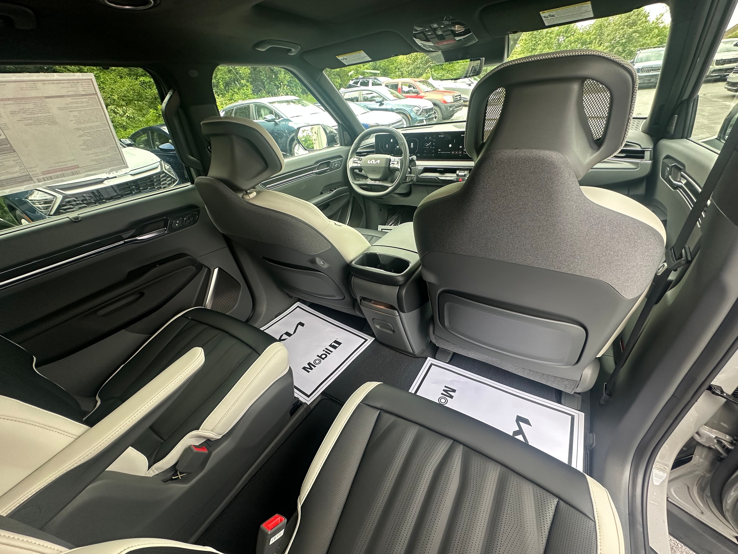 2026 Kia EV9 GT-Line - Photo 16