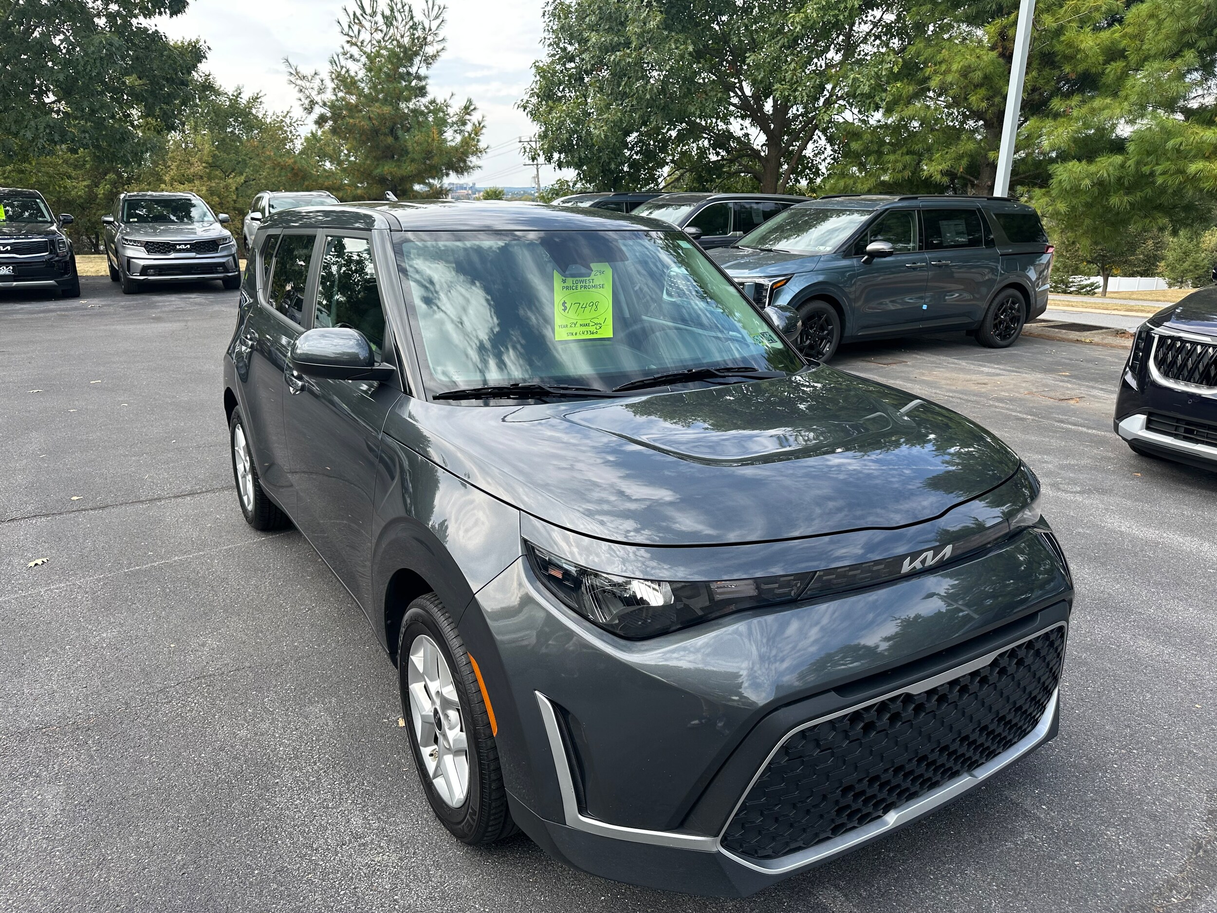 2024 Kia Soul LX photo 3