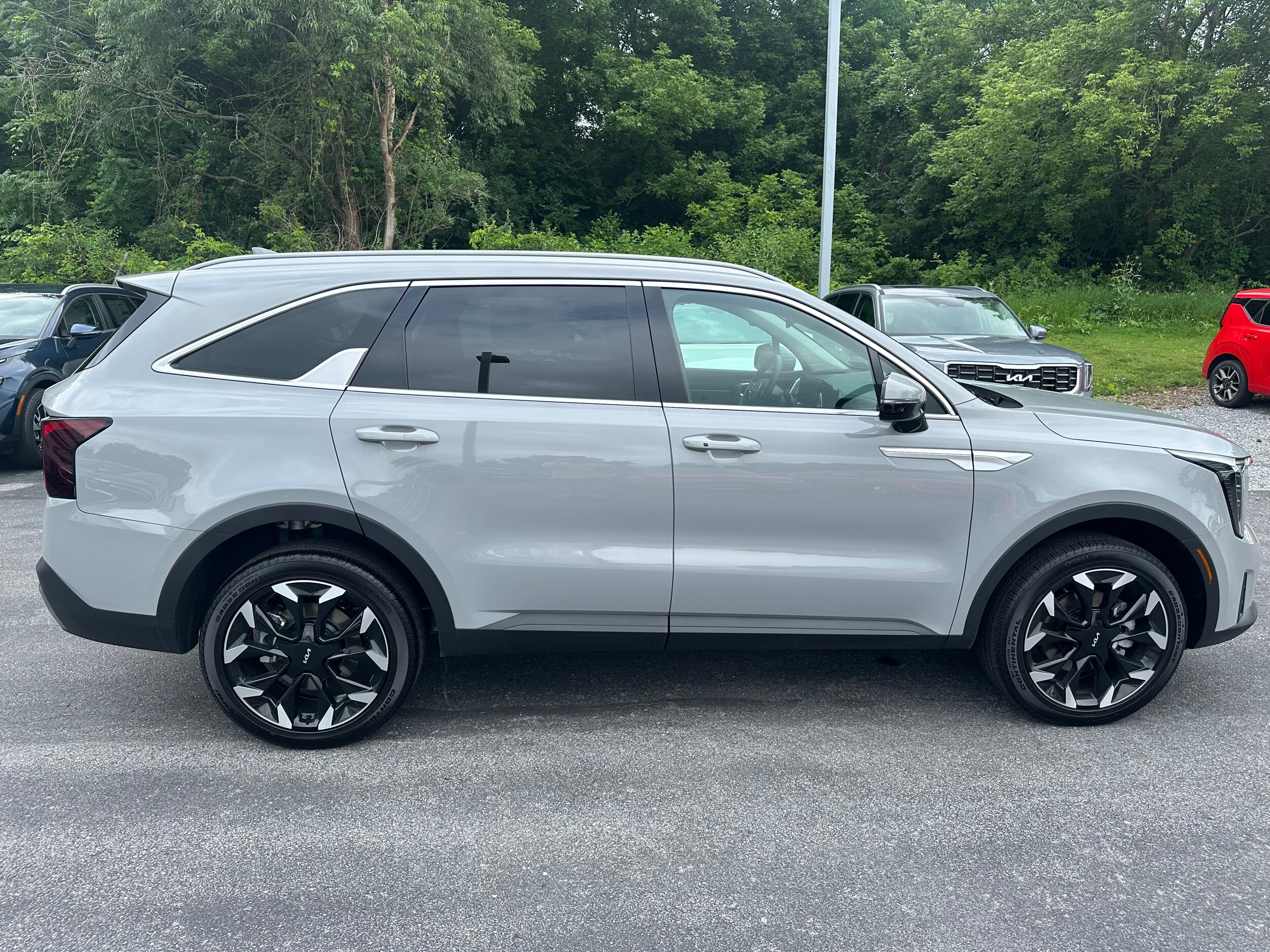 2025 Kia Sorento EX photo 4