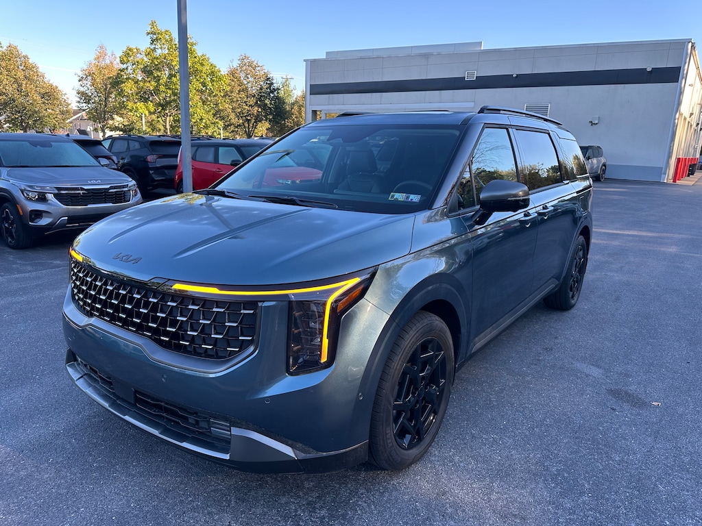 New 2026 Kia Carnival Hybrid SX Van Passenger Van