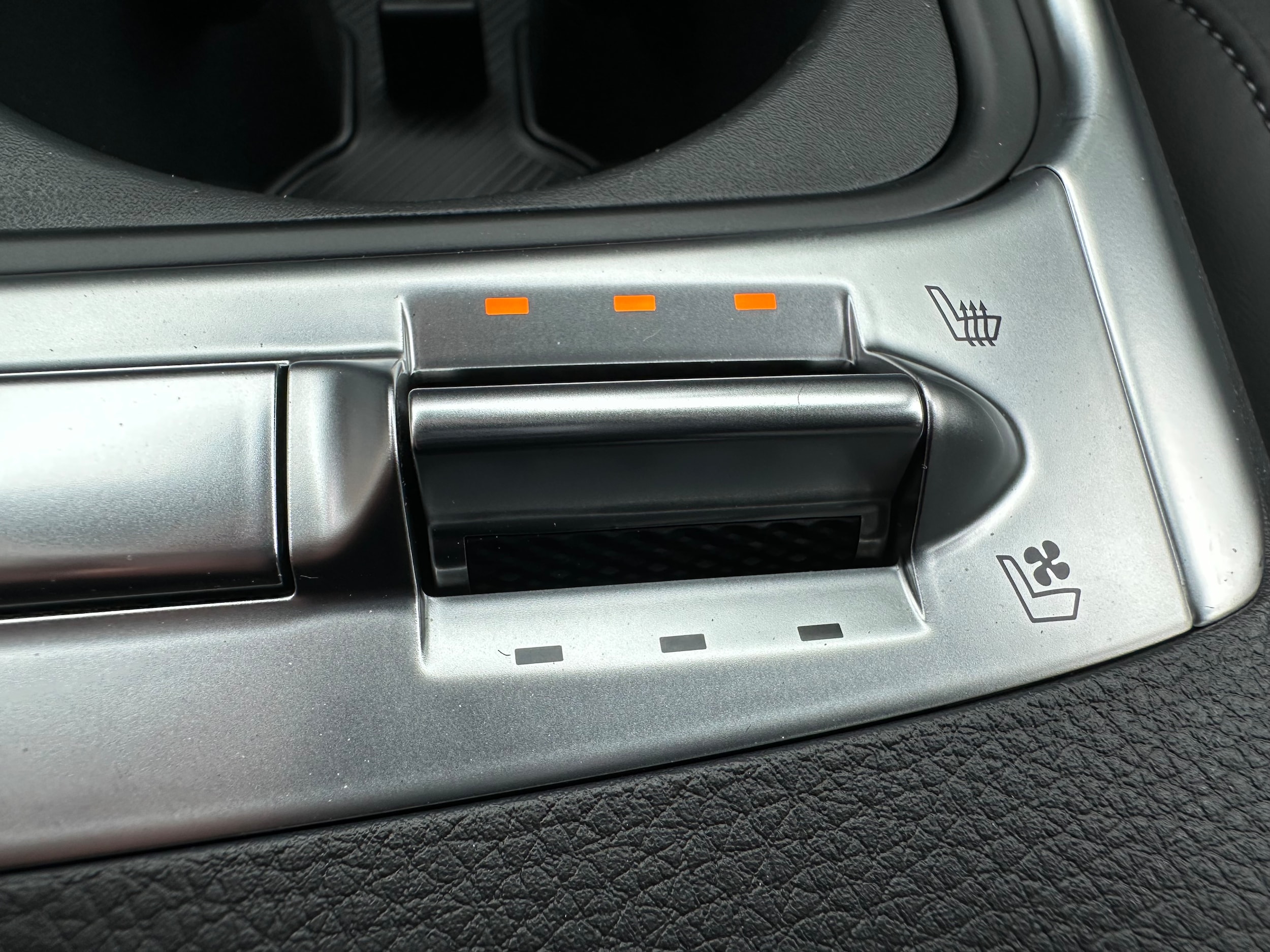 2026 Kia Carnival SX - Photo 40