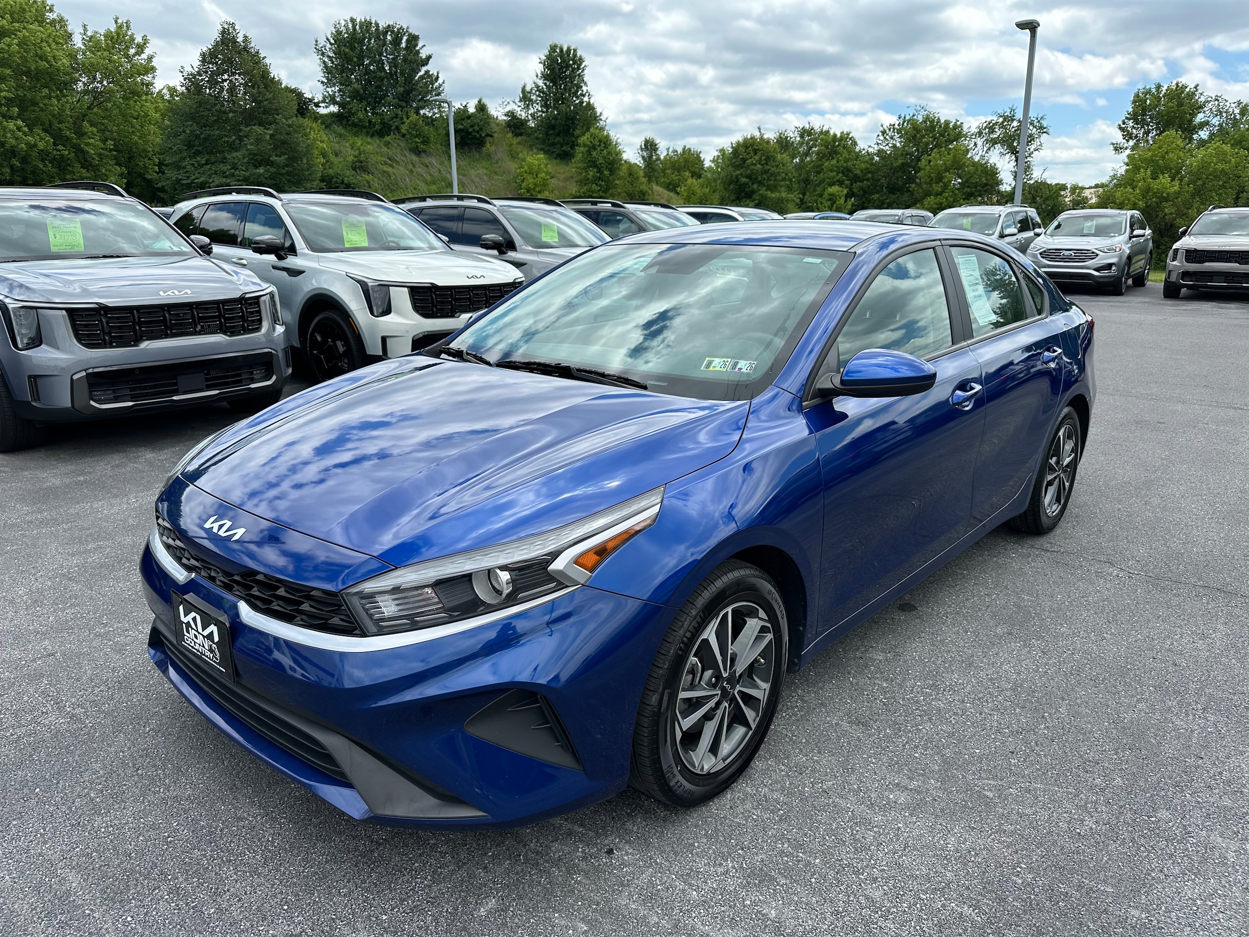 2024 Kia Forte LXS AT's photo