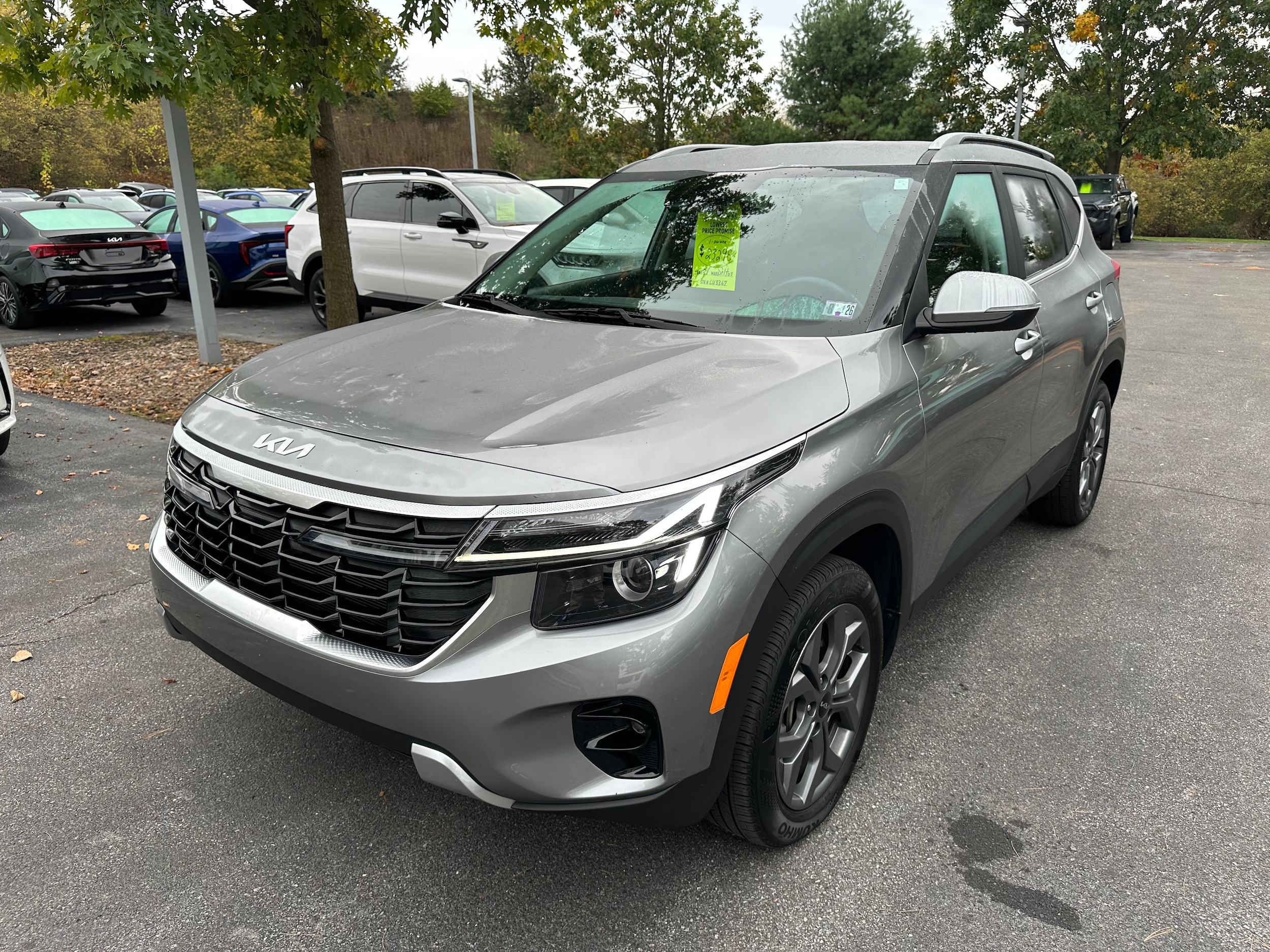 2024 Kia Seltos S's photo