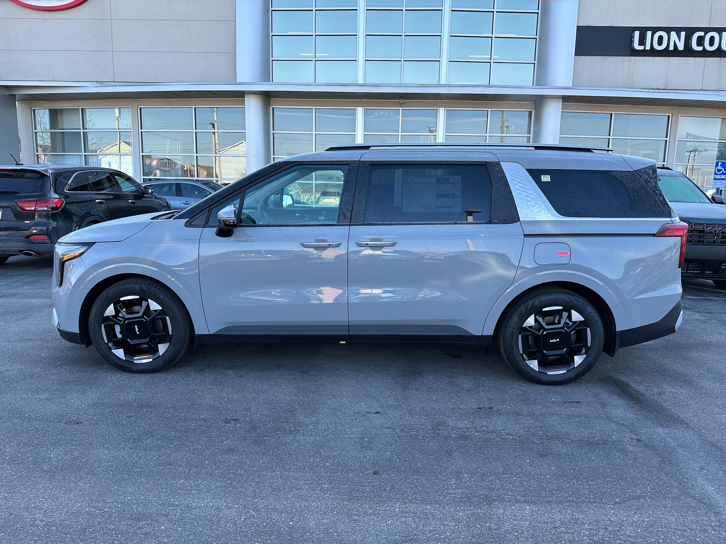 2026 Kia Carnival EX - Photo 8