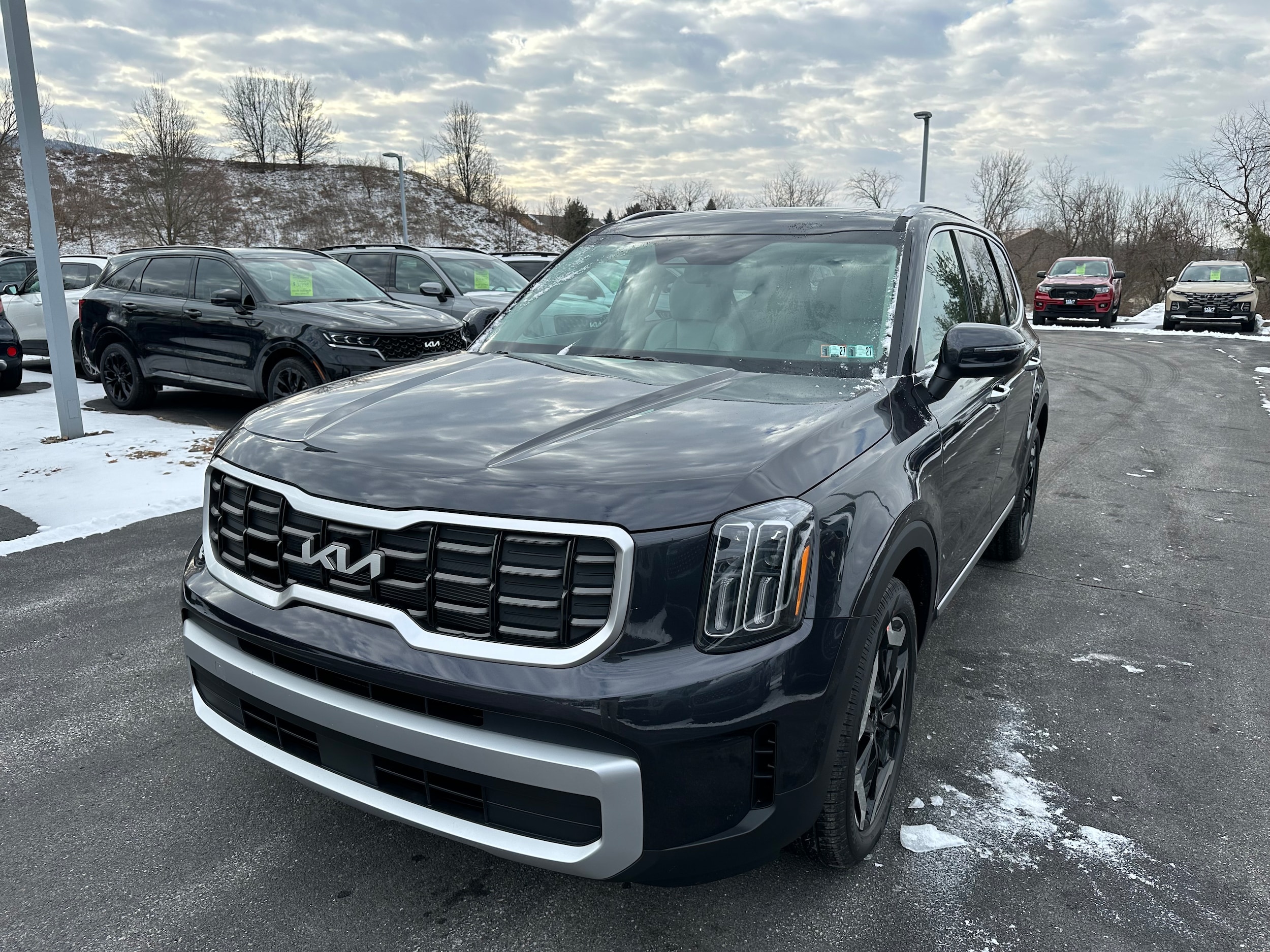 2025 Kia Telluride S's photo