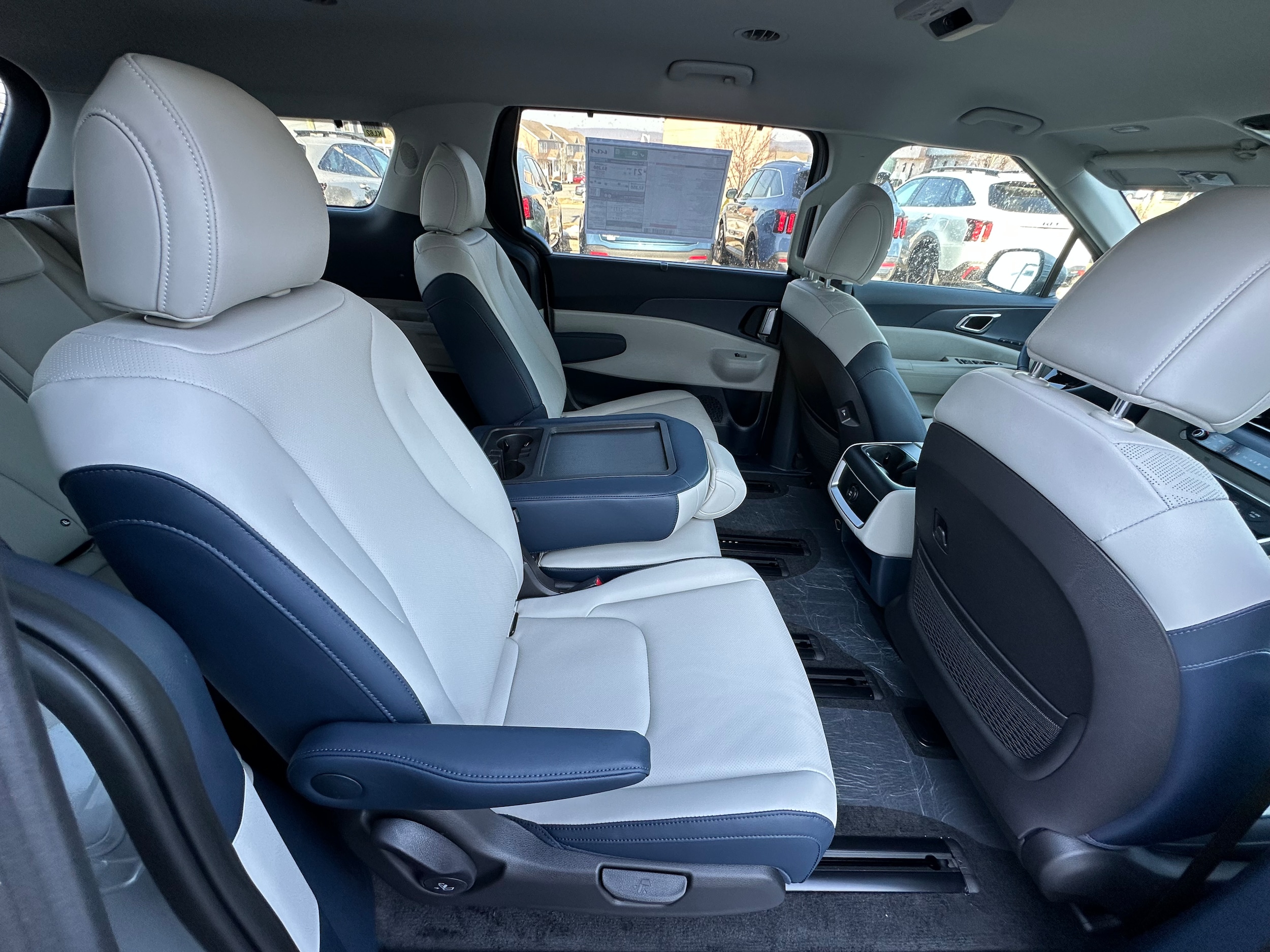 2026 Kia Carnival EX - Photo 17