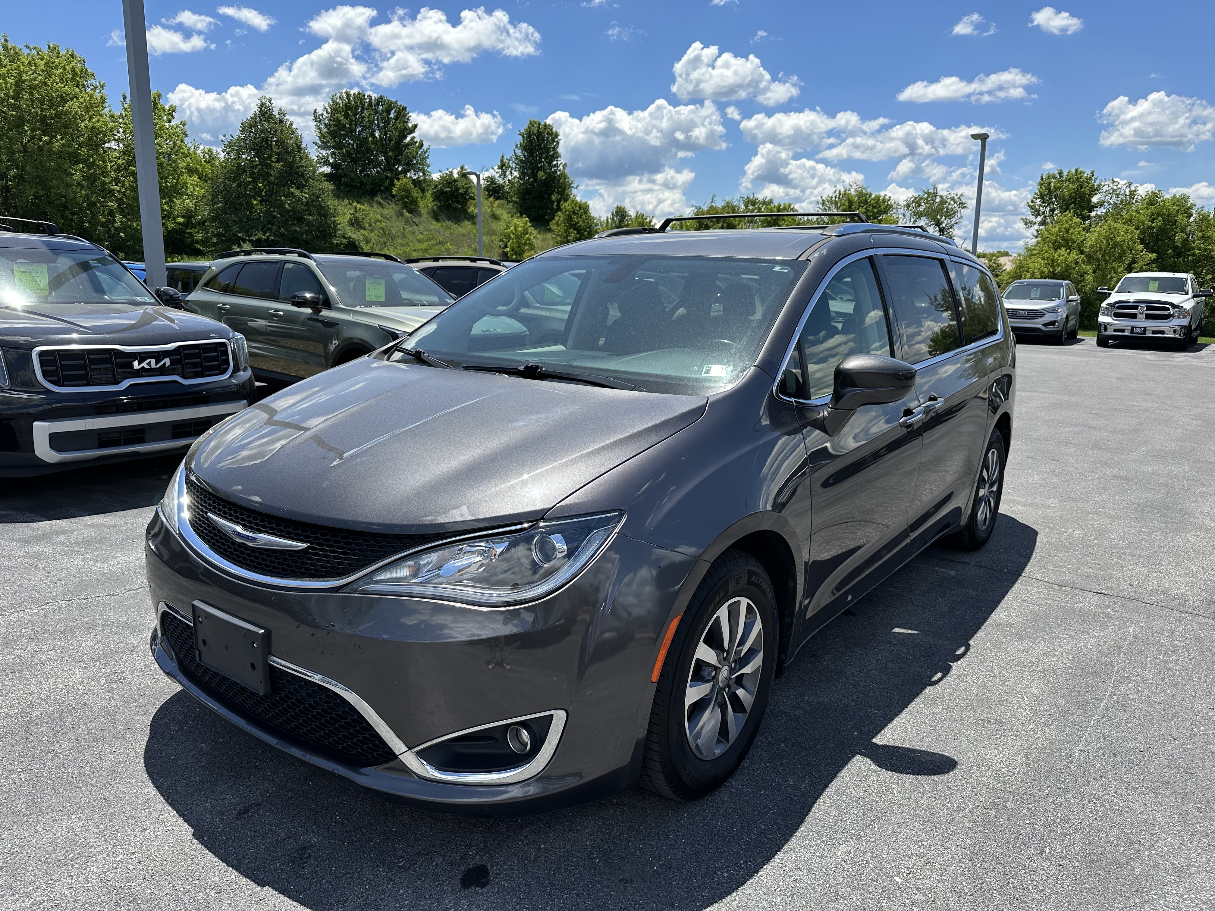  Chrysler Pacifica