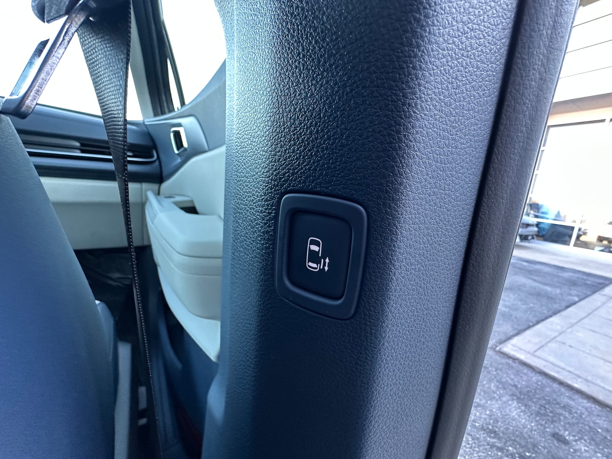 2026 Kia Carnival EX - Photo 23