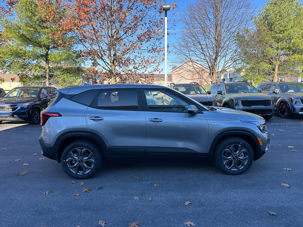 New 2026 Kia Seltos LX SUV
