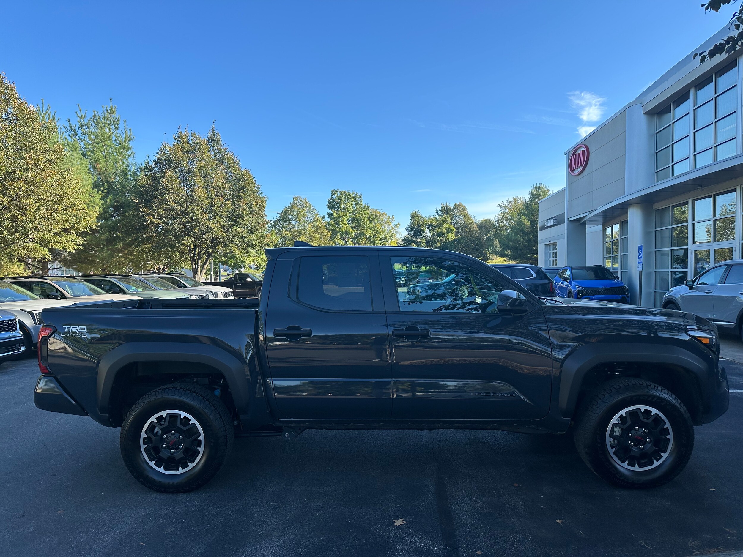2025 Toyota Tacoma TRD photo 2