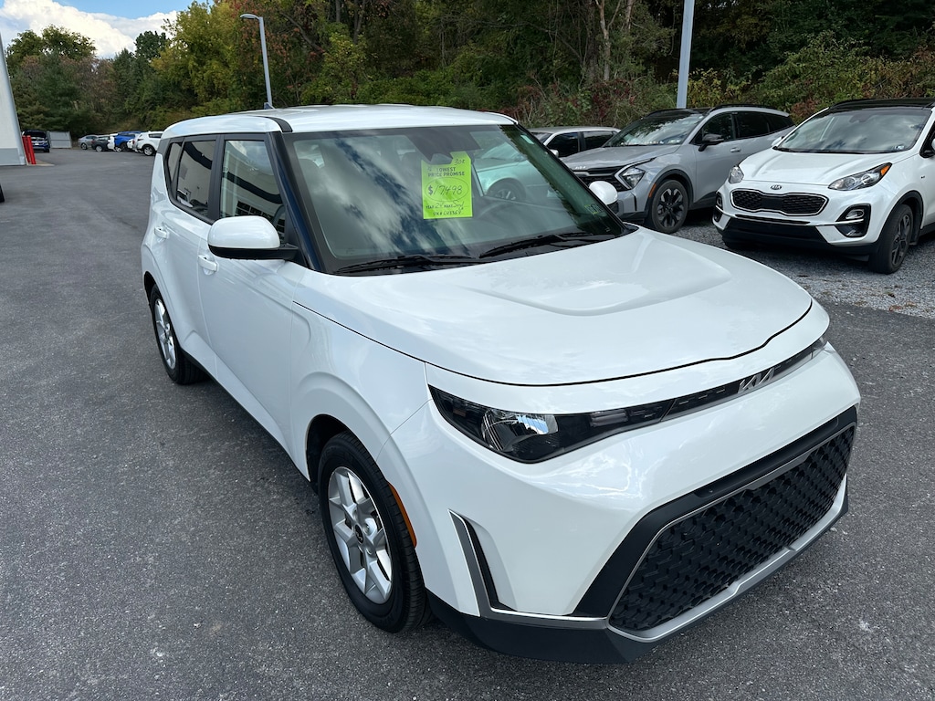 Certified 2024 Kia Soul LX Hatchback