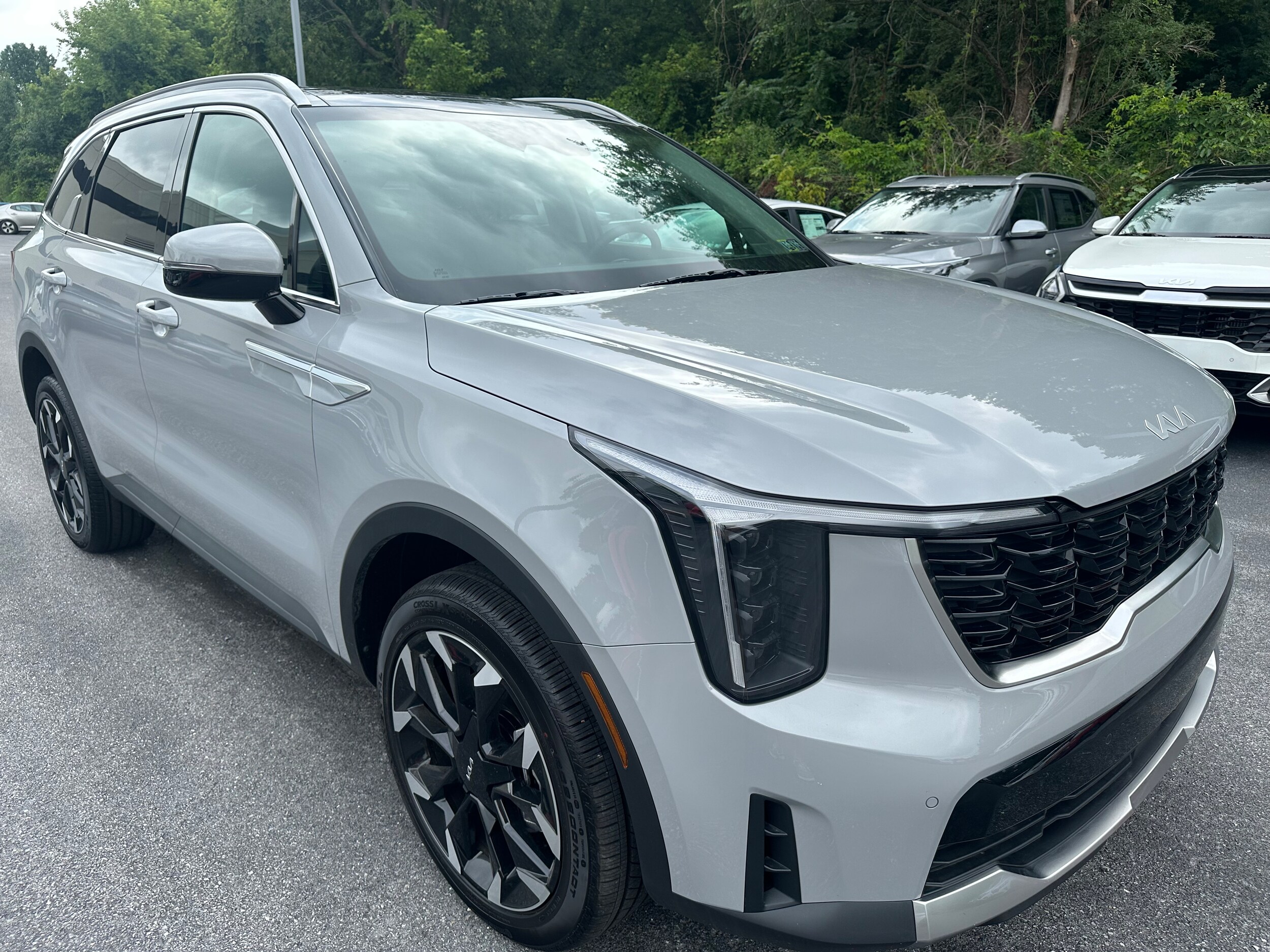 2025 Kia Sorento EX photo 3