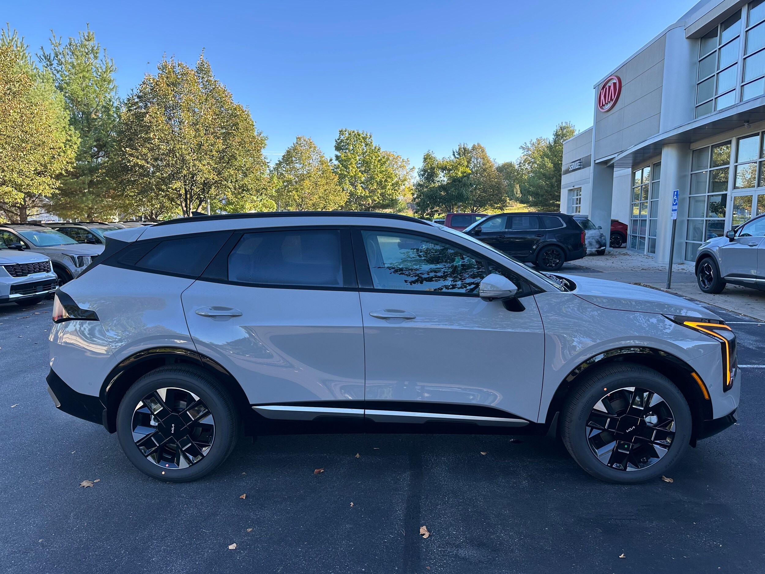 2026 Kia Sportage Hybrid photo 4