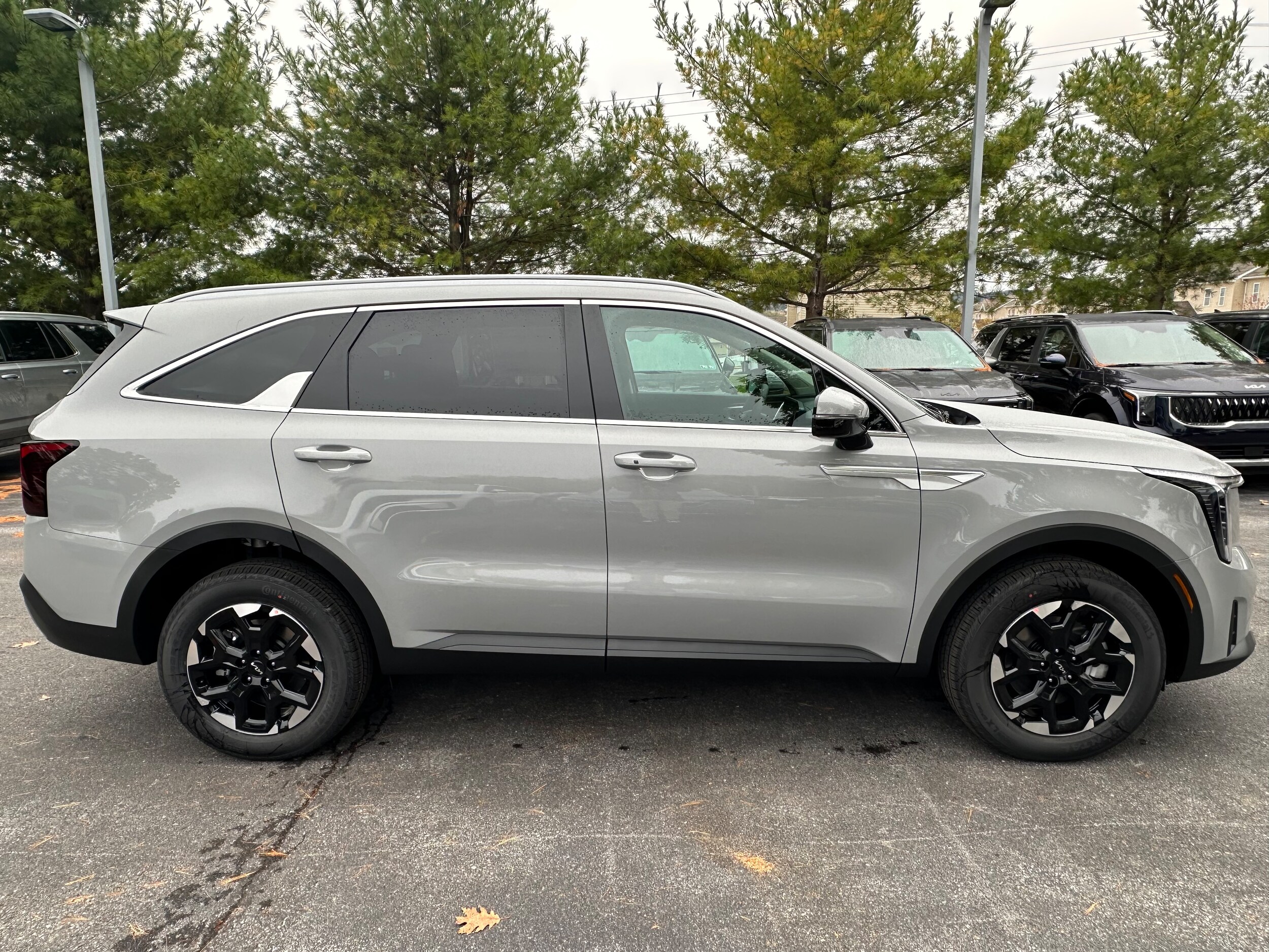 2026 Kia Sorento S photo 4