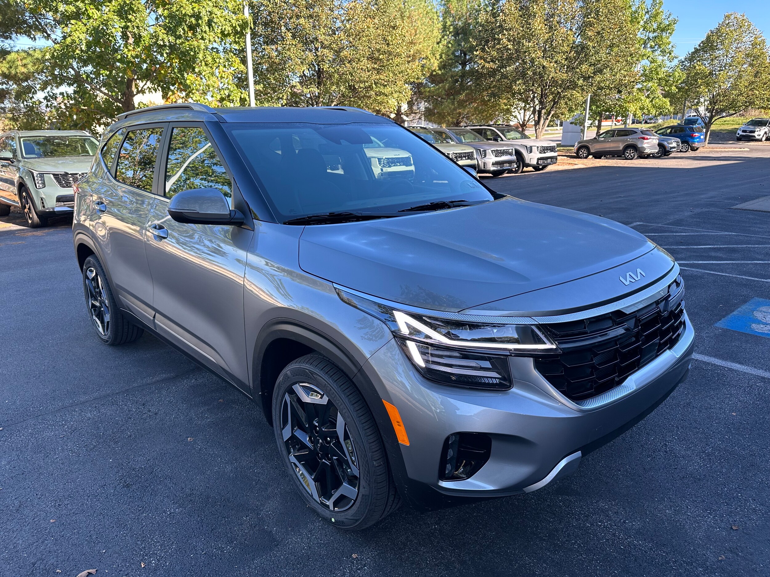 2026 Kia Seltos SX photo 3