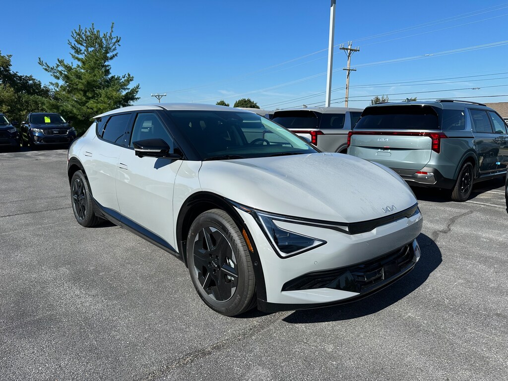 New 2026 Kia EV6 Wind SUV