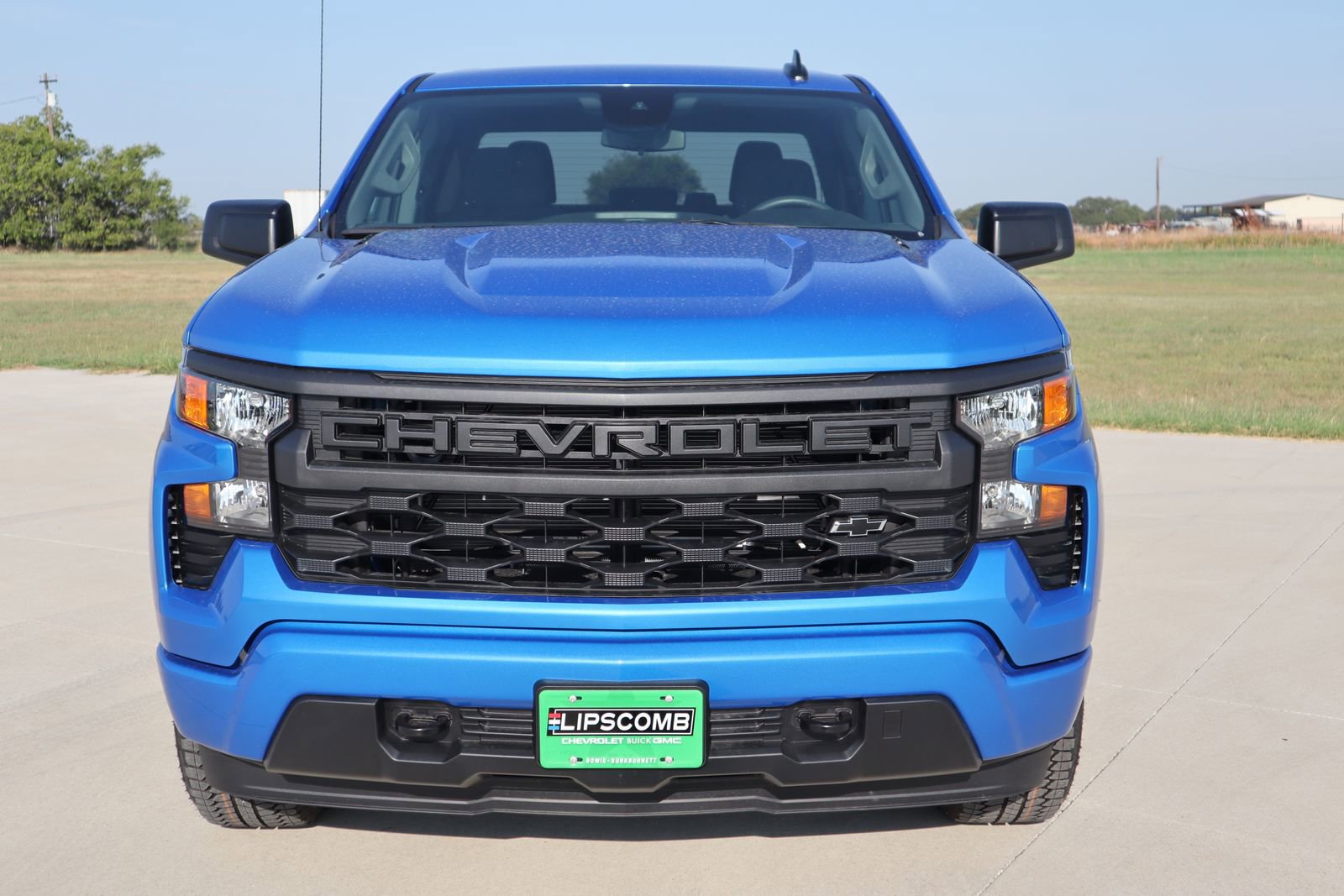2025 Chevrolet Silverado 1500 Custom photo 2