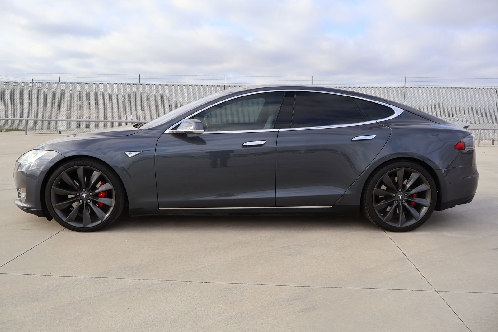 Used 2015 Tesla Model S P85D with VIN 5YJSA1E47FF104440 for sale in Bowie, TX