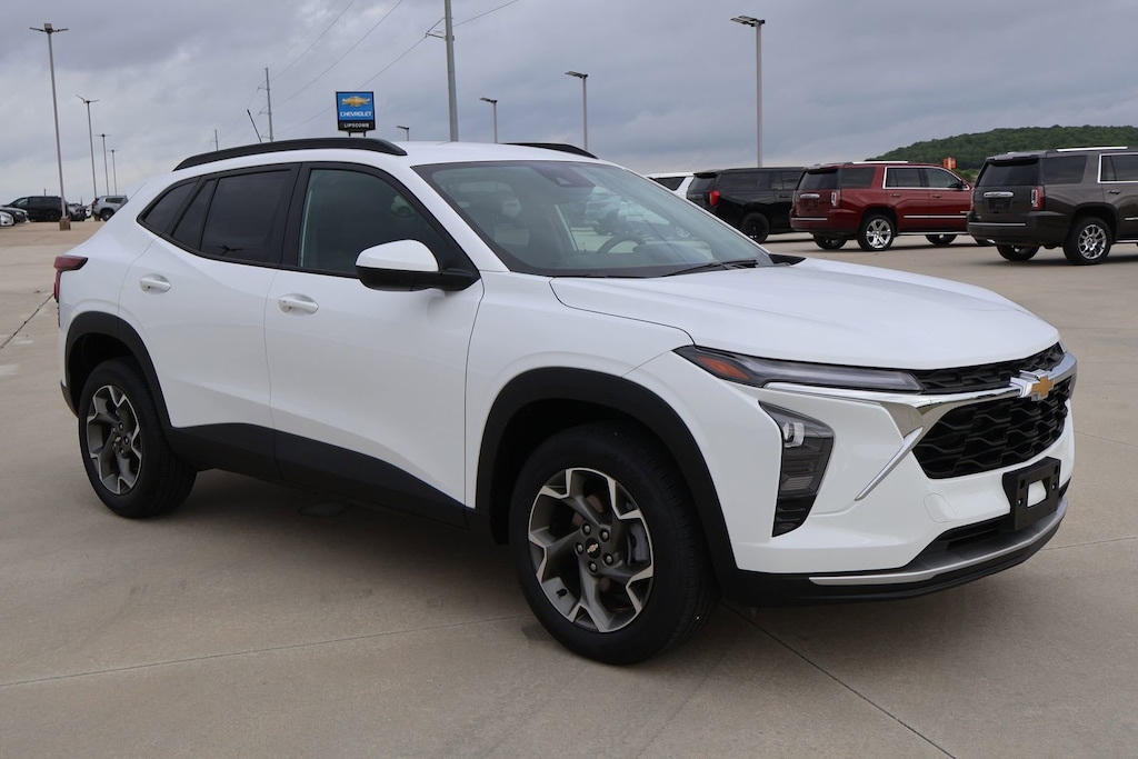 Used 2025 Chevrolet Trax LT SUV