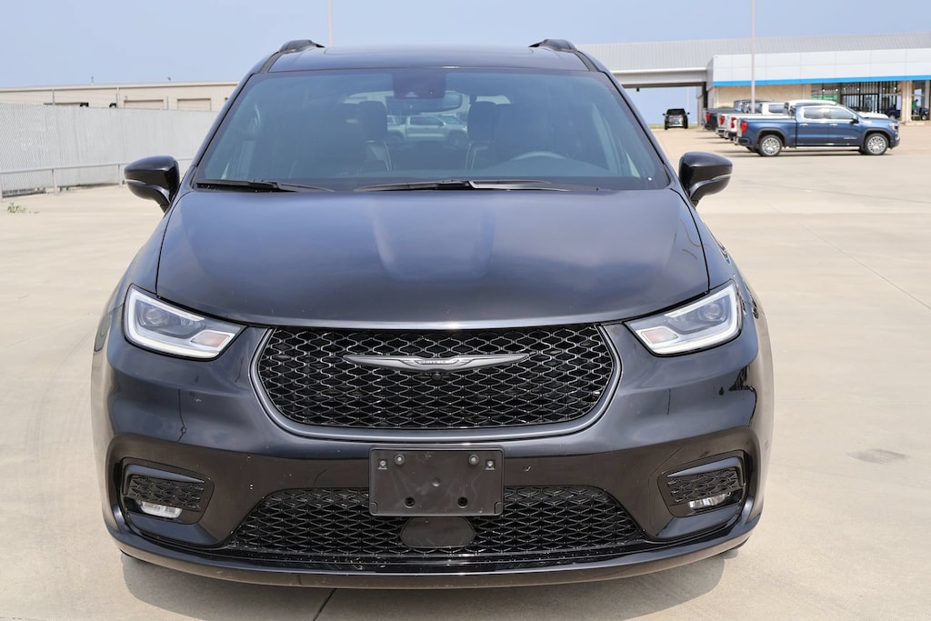 Used 2025 Chrysler Pacifica Limited