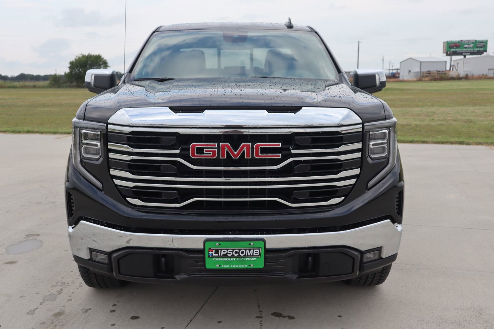 2026 Gmc Sierra 1500 SLT photo 2