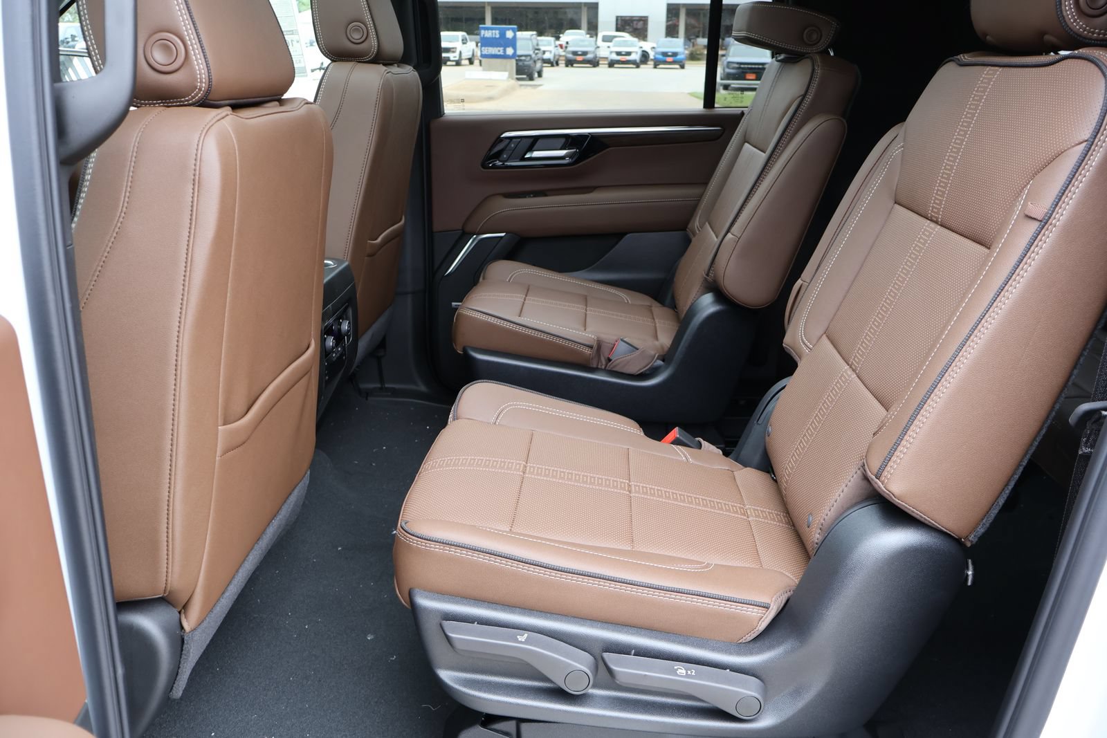 2026 Chevrolet Suburban High Country - Photo 8