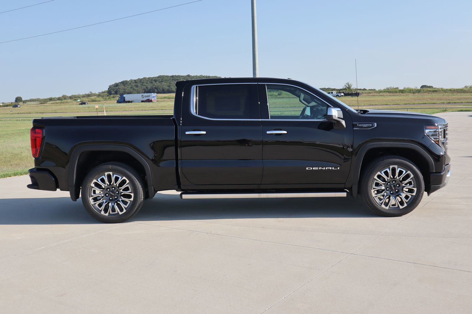 2026 Gmc Sierra 1500 Denali Ultimate photo 3