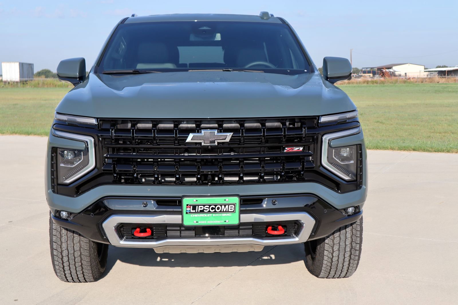 2025 Chevrolet Tahoe Z71 photo 2