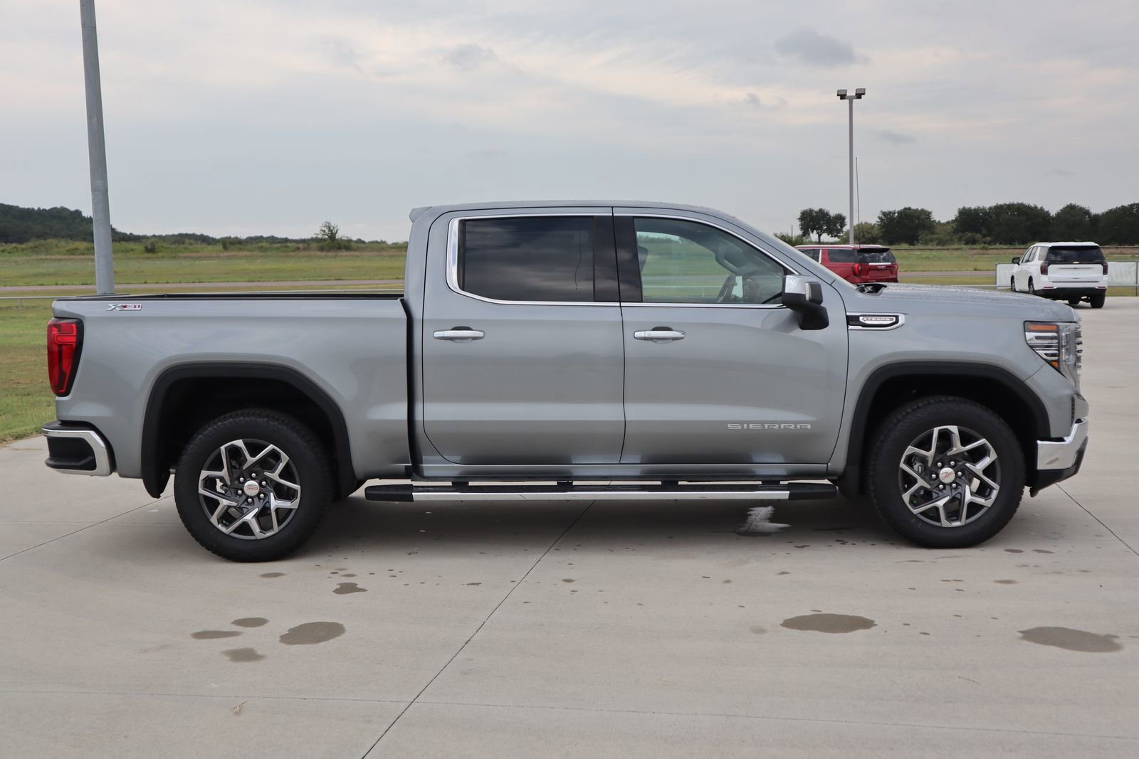 2026 Gmc Sierra 1500 SLT photo 3