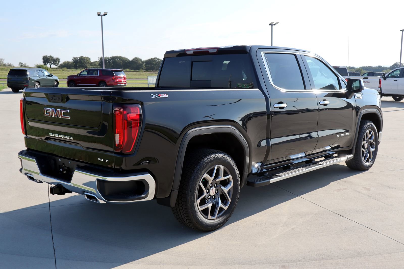 2026 Gmc Sierra 1500 SLT photo 4