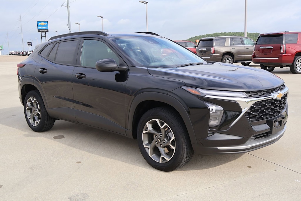 Used 2025 Chevrolet Trax LT SUV