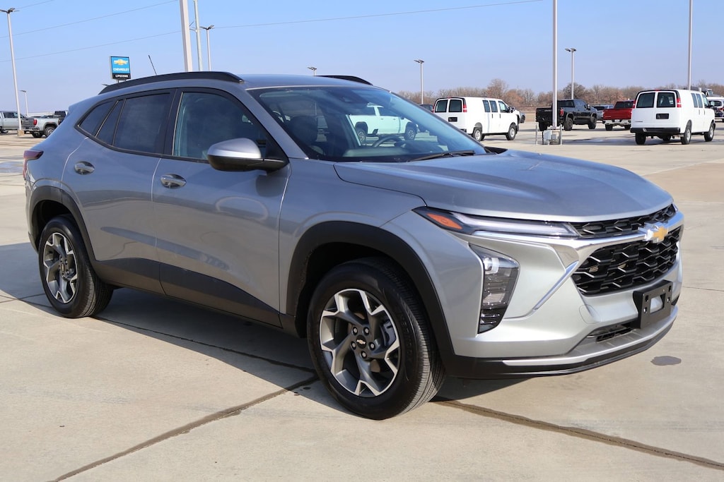 Used 2025 Chevrolet Trax LT SUV