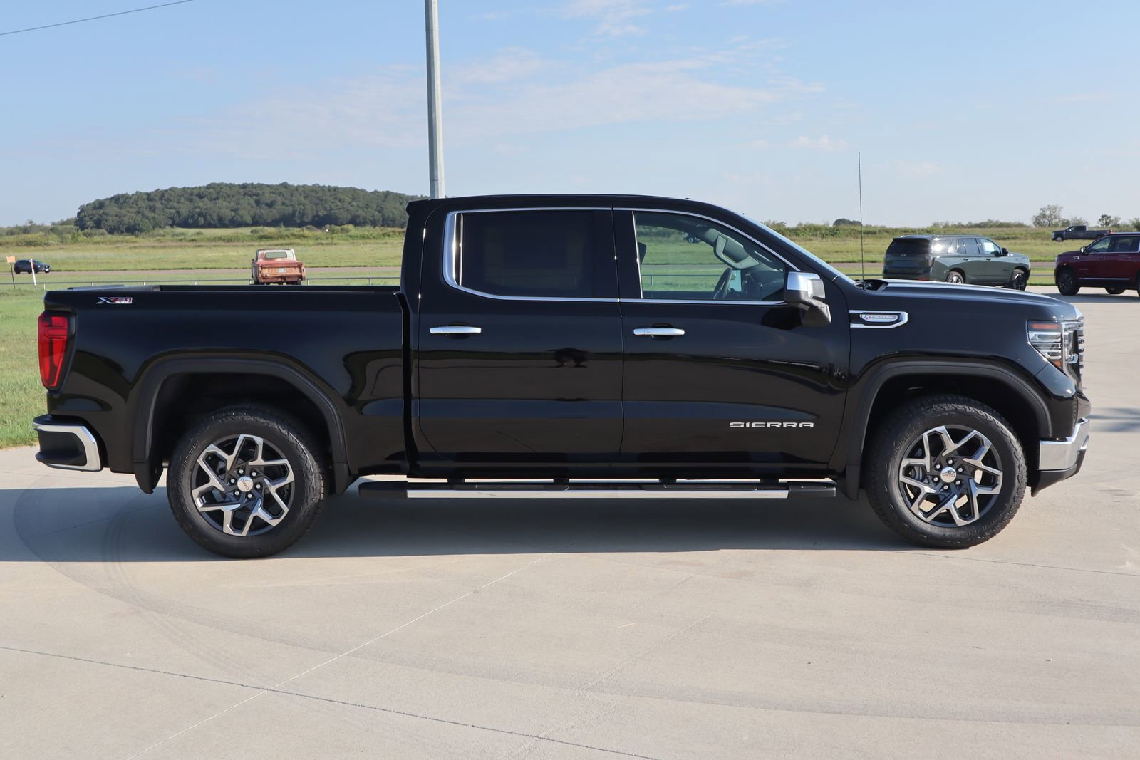 2026 Gmc Sierra 1500 SLT photo 3