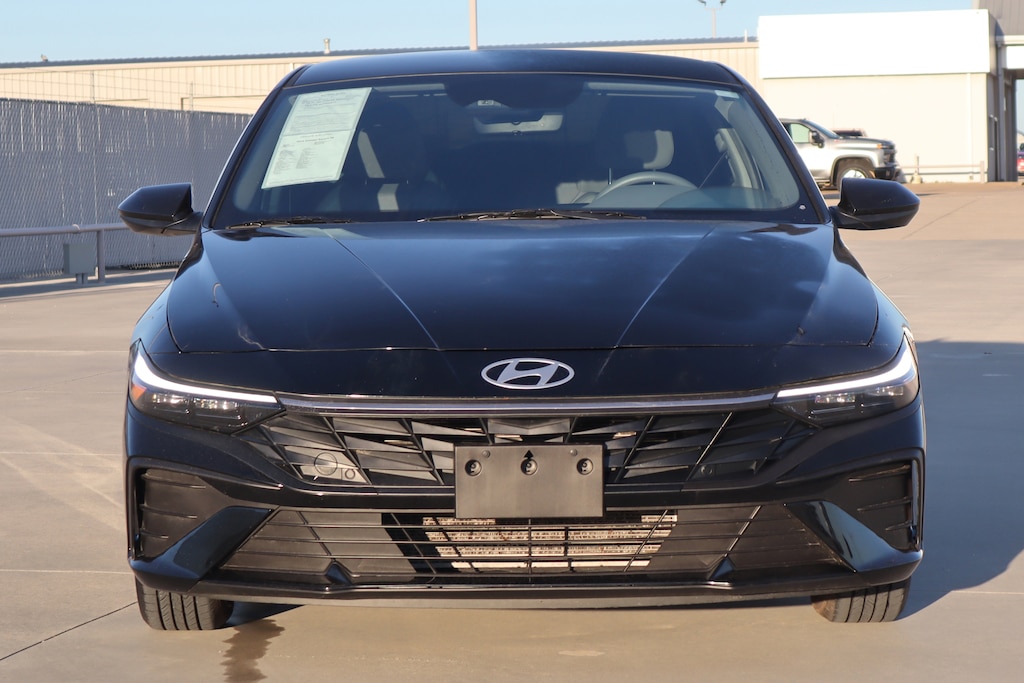 Used 2024 Hyundai Elantra SE Sedan