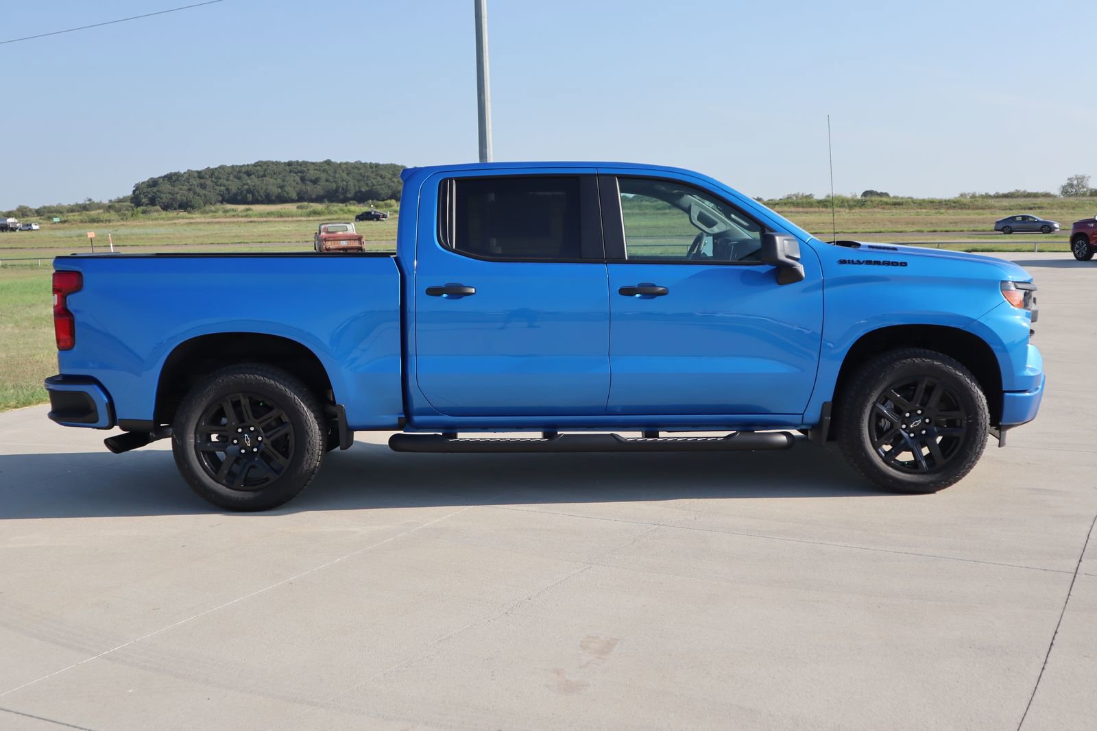 2025 Chevrolet Silverado 1500 Custom photo 3
