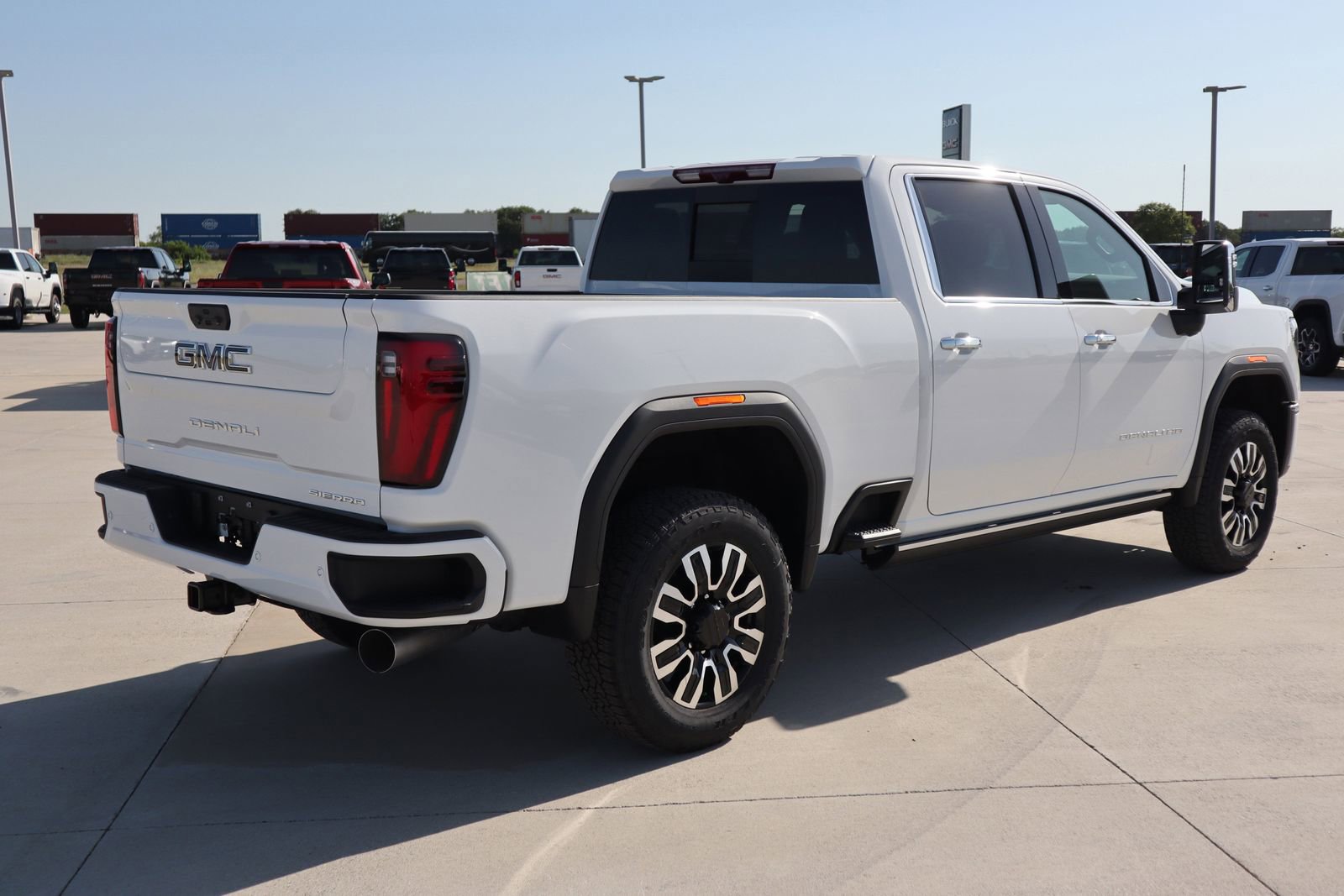 2025 Gmc Sierra 2500 HD Denali Ultimate photo 2