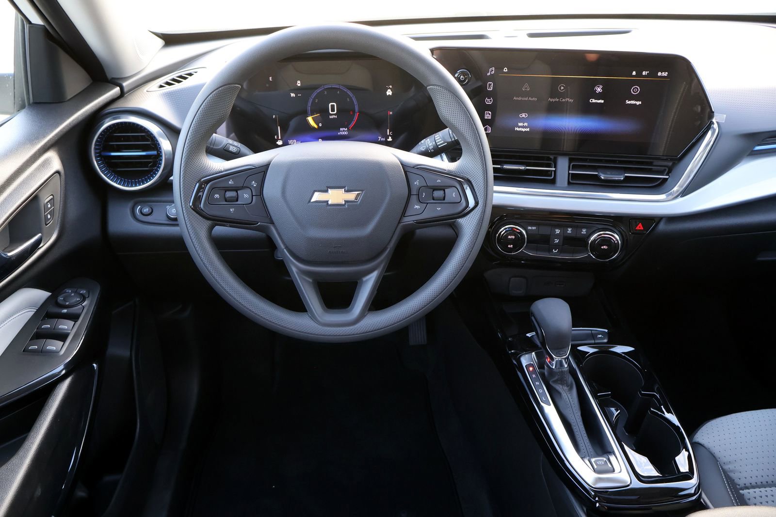 2026 Chevrolet Trax LT - Photo 8